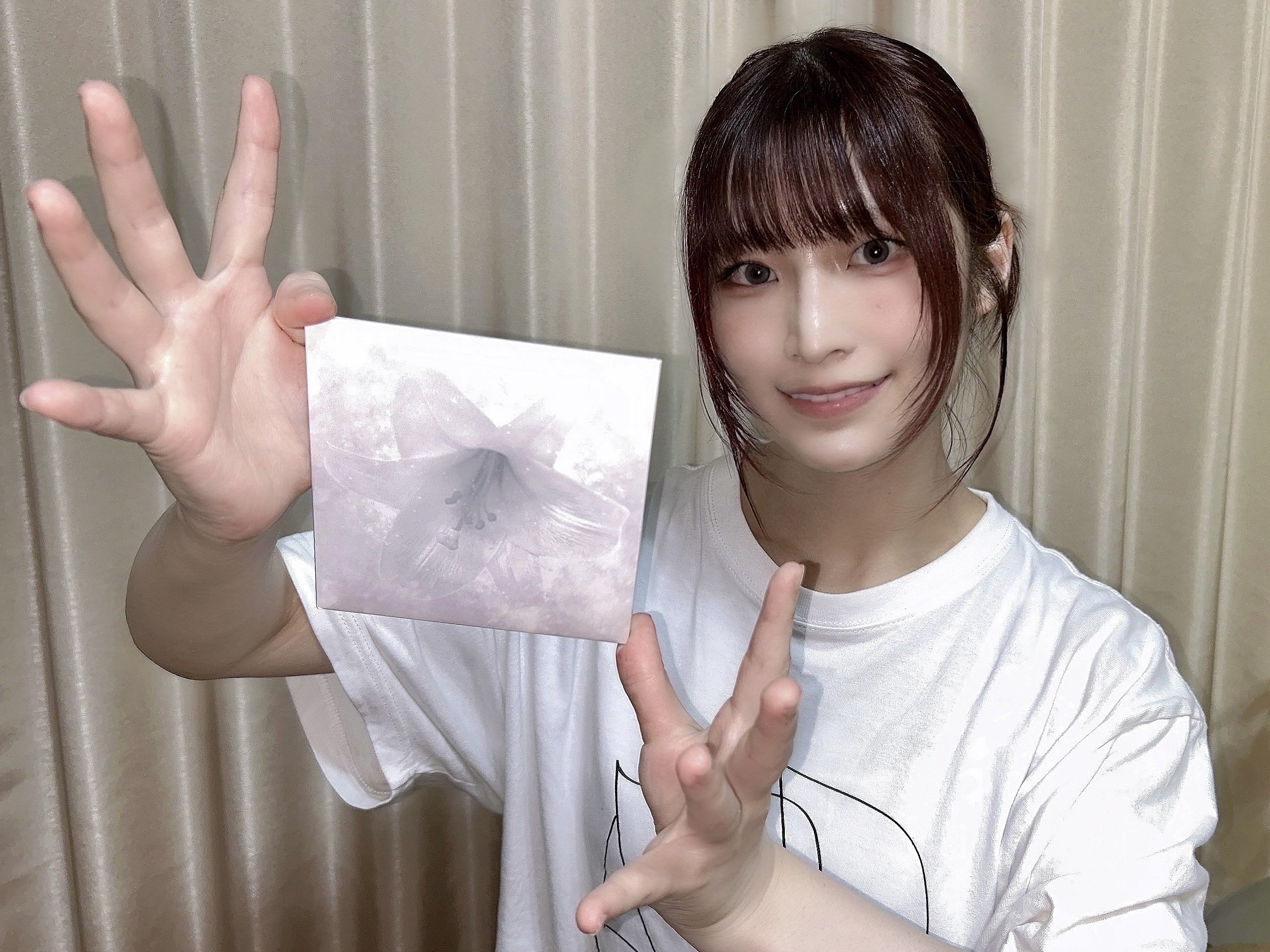 RAY の『White』を聴いてみた編｜内山 結愛