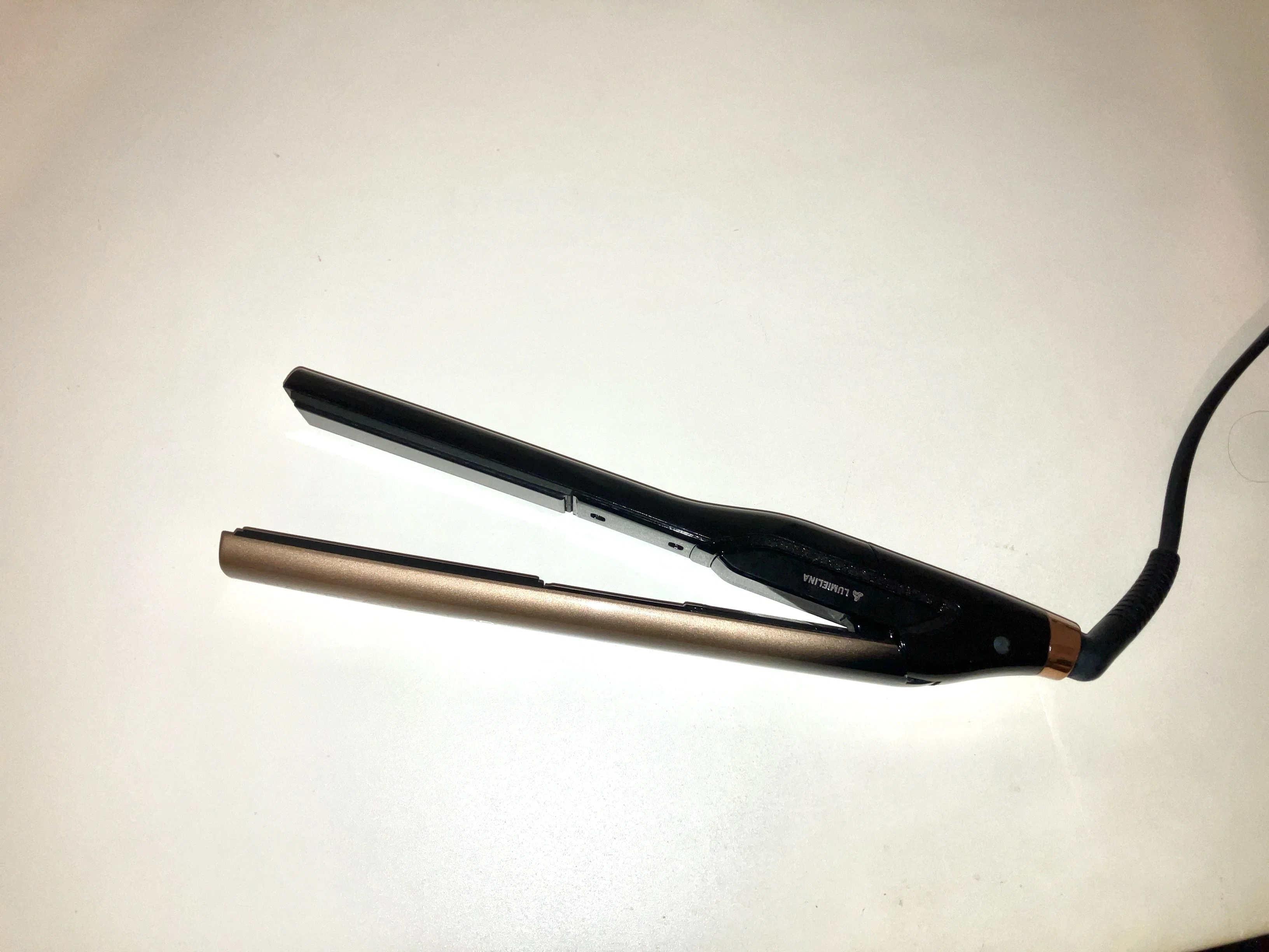 ヘアビューロン】5万円越えの高級ヘアアイロン辛口レビュー｜ねこくらげ