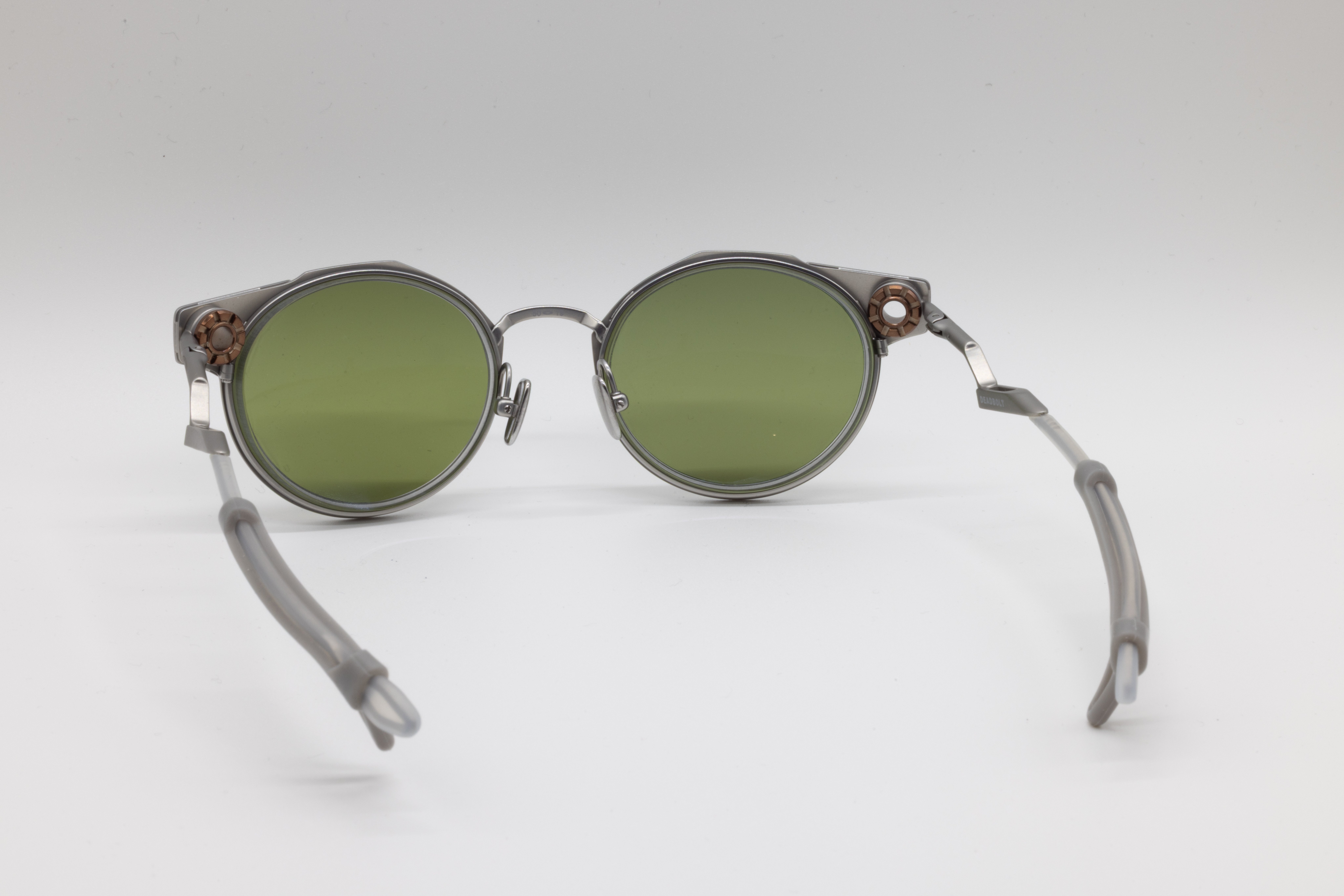 私のメガネ No.5 Oakley Deadbolt｜ちよっぺ ほびー