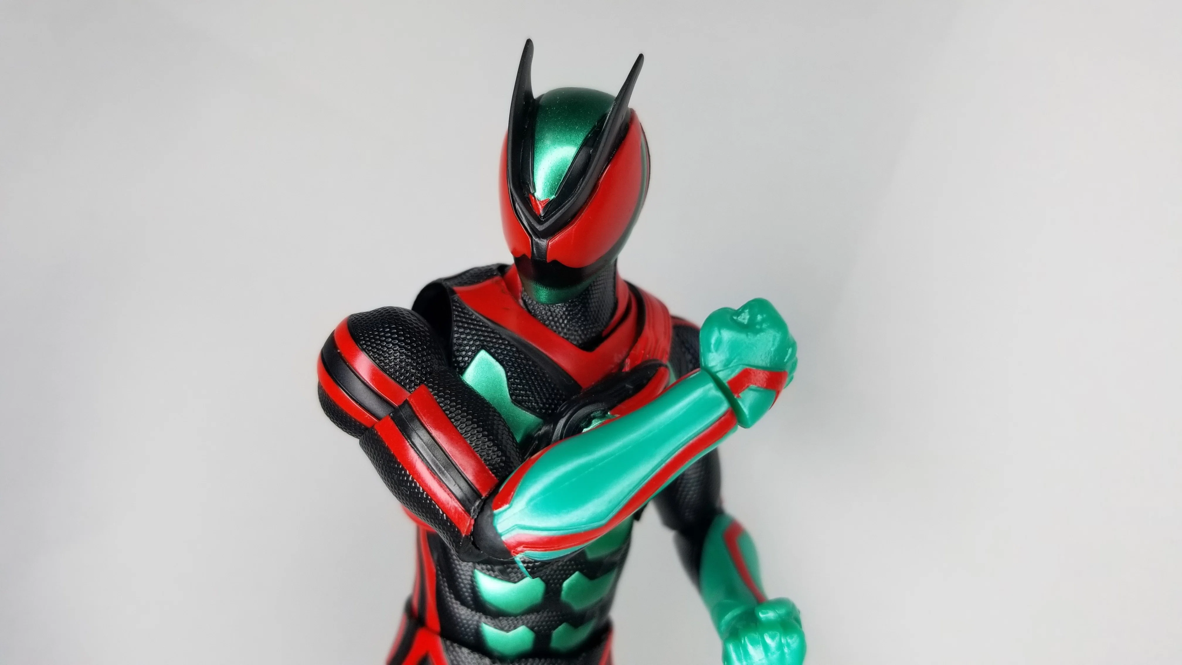 圧倒的情報密度！ 仮面ライダーストア限定ソフビ『ゼッツ フィジカム