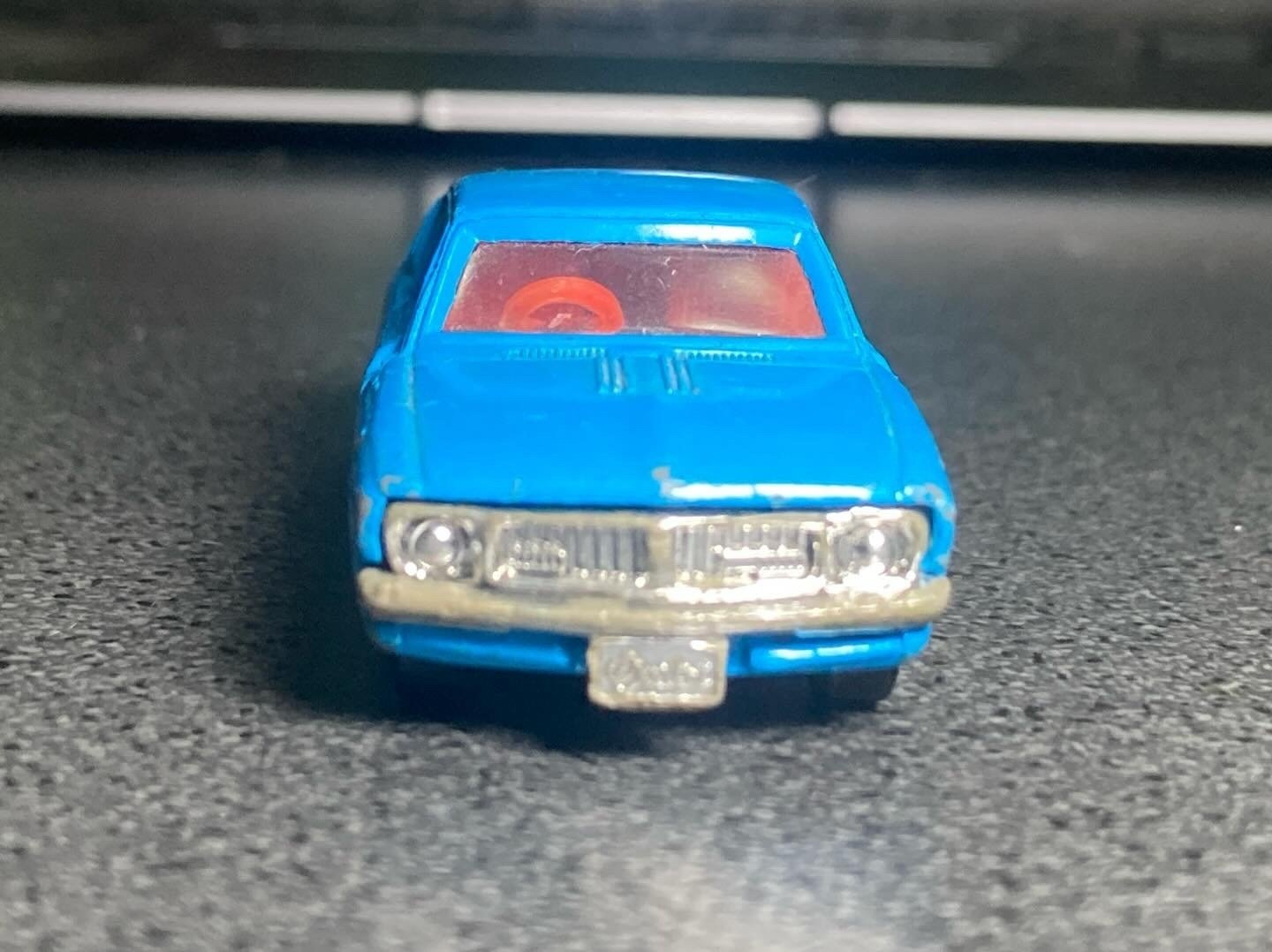 昭和トミカの記憶】No.8 ニッサン サニー エクセレント1400GX ― スカイ