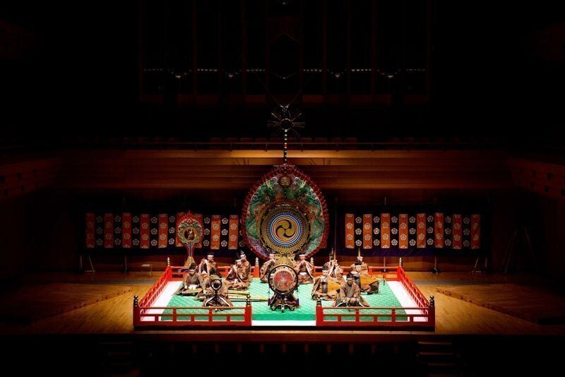 世界最古のオーケストラ” 1200年の時を超える「神楽」と「雅楽」｜小野