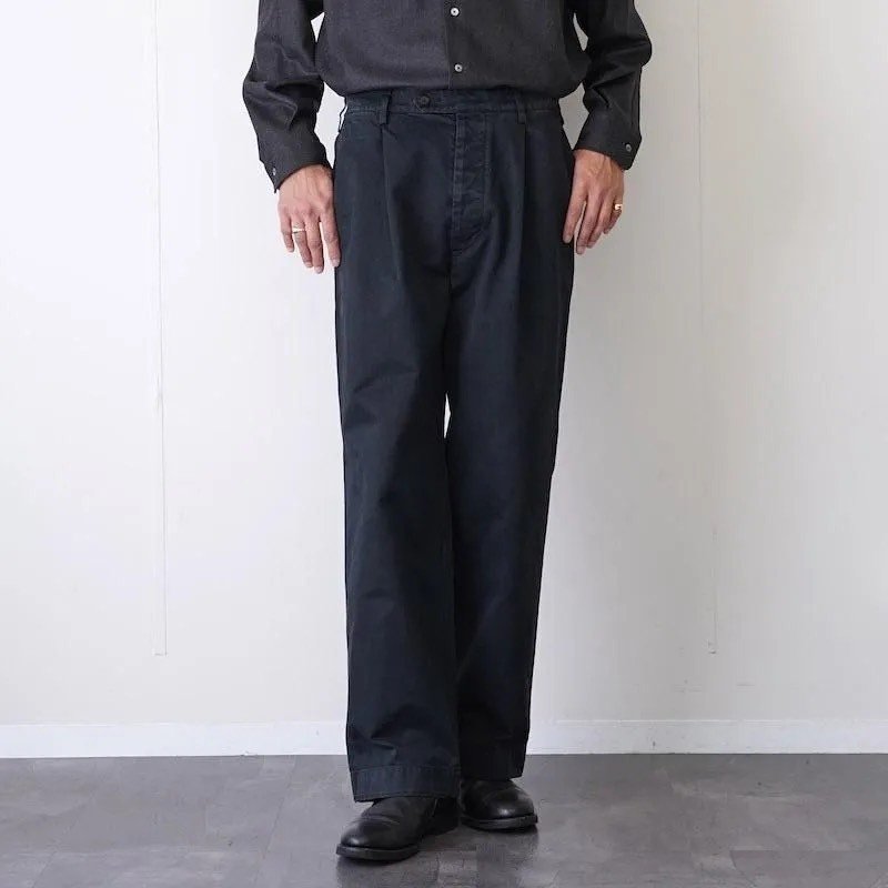 20年は穿けそうな、AURALEEの特別なチノパン。【2025 A/W】AURALEE