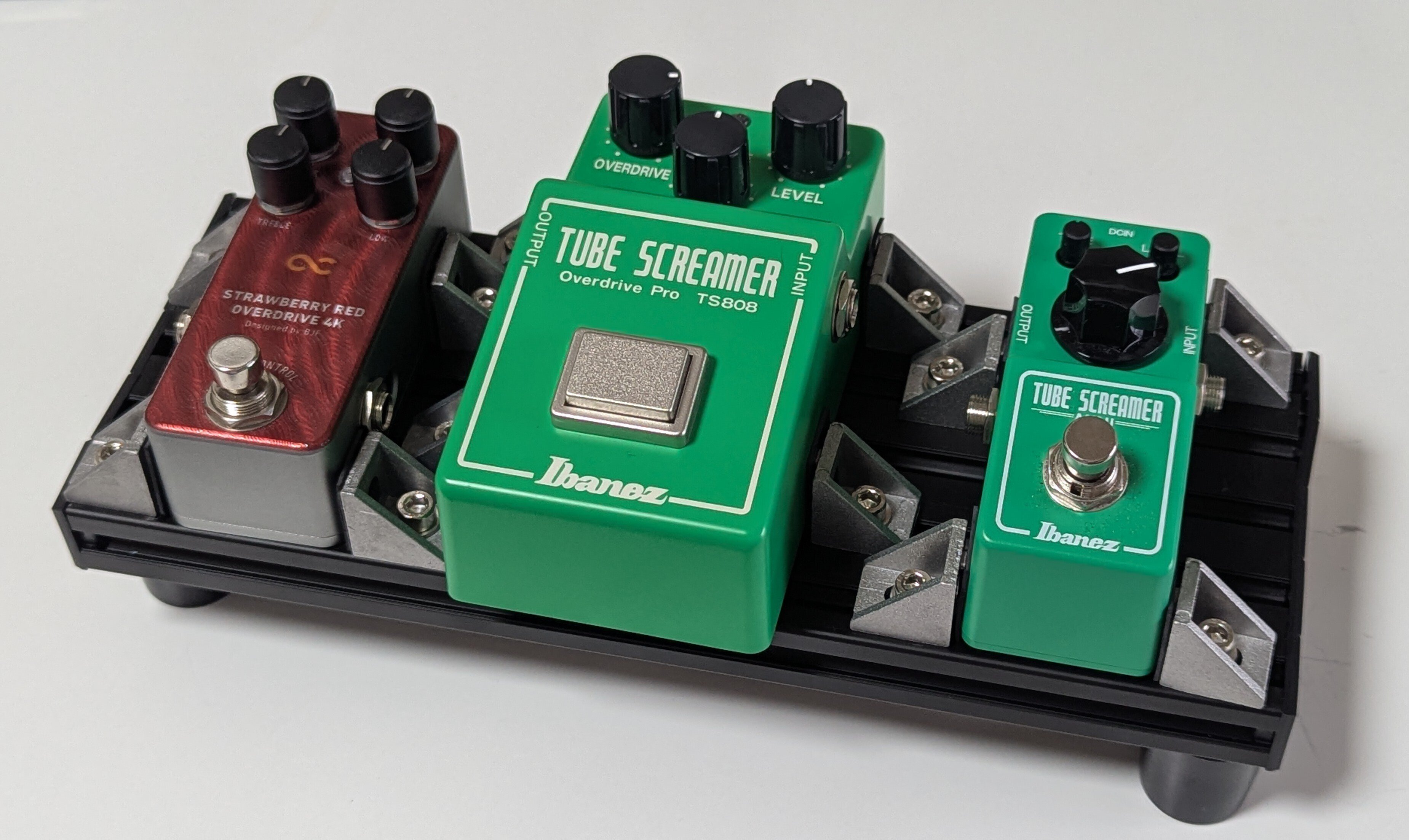 アルミフレームでミニマムエフェクターボードを自作しました！｜駿河零士