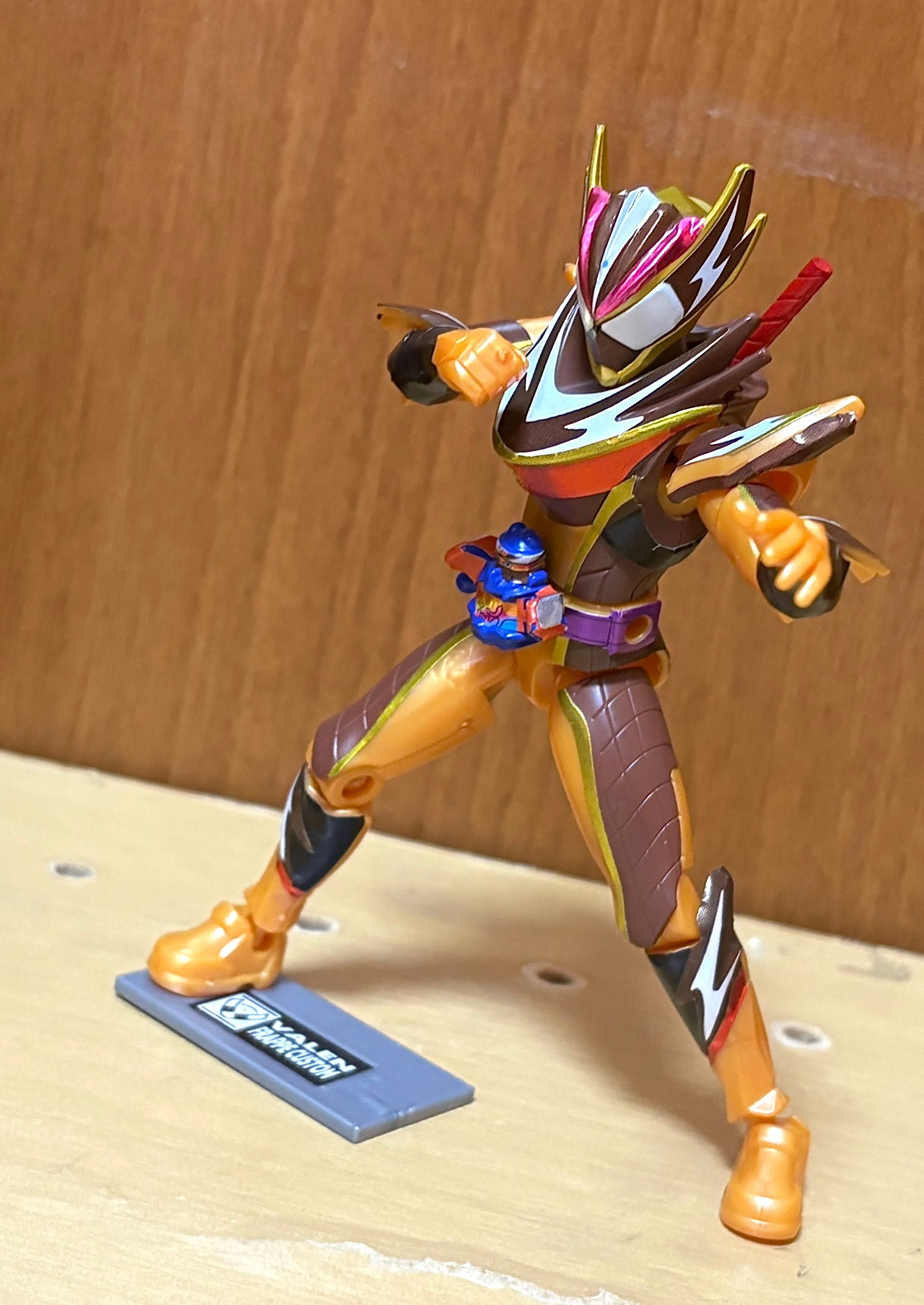 装動 仮面ライダーヴァレン フラッペカスタム〜アツい絆 冷たい