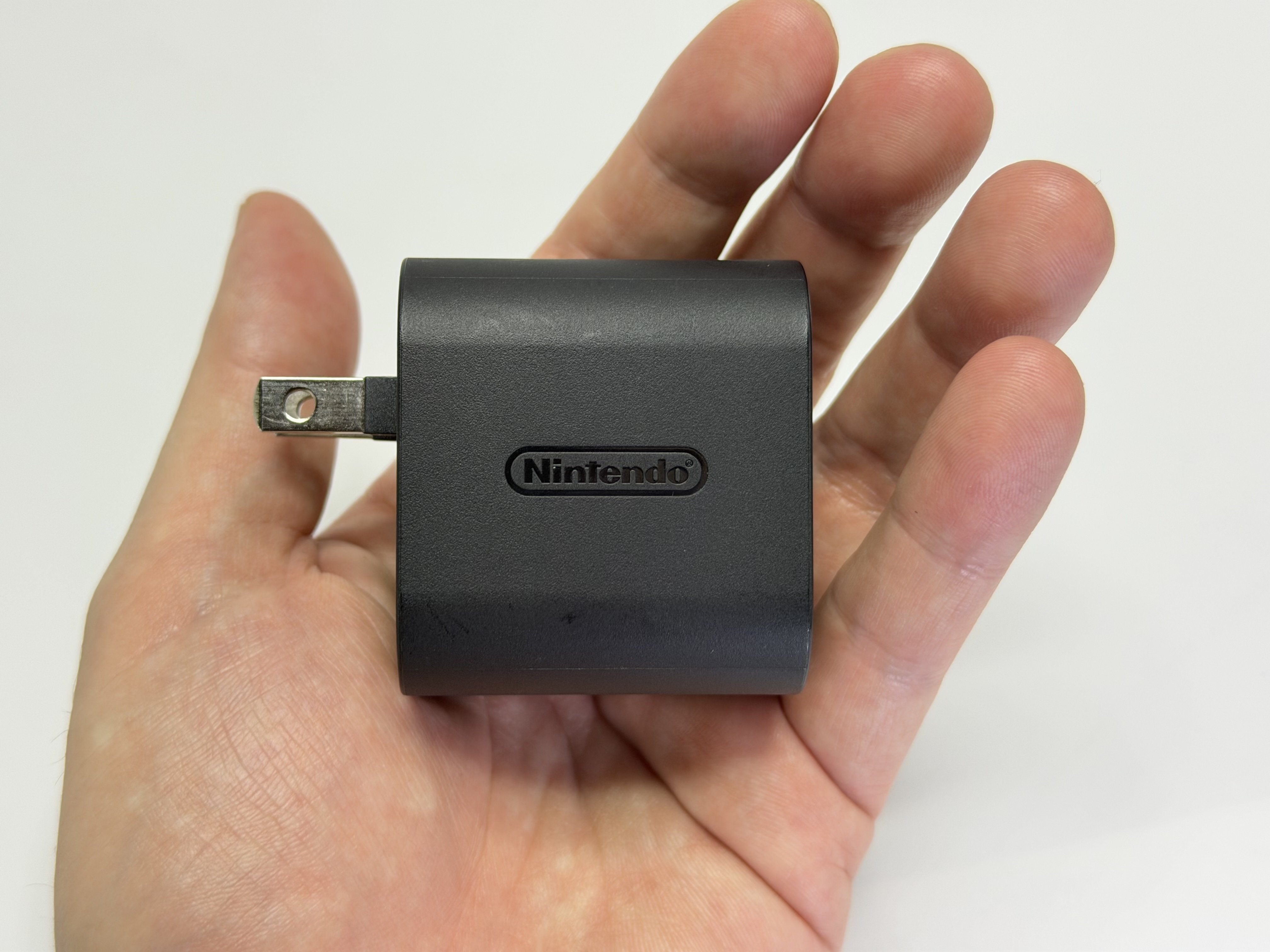 Switch2の純正充電器が大きすぎるのでAnkerで代用した話｜KuroBox