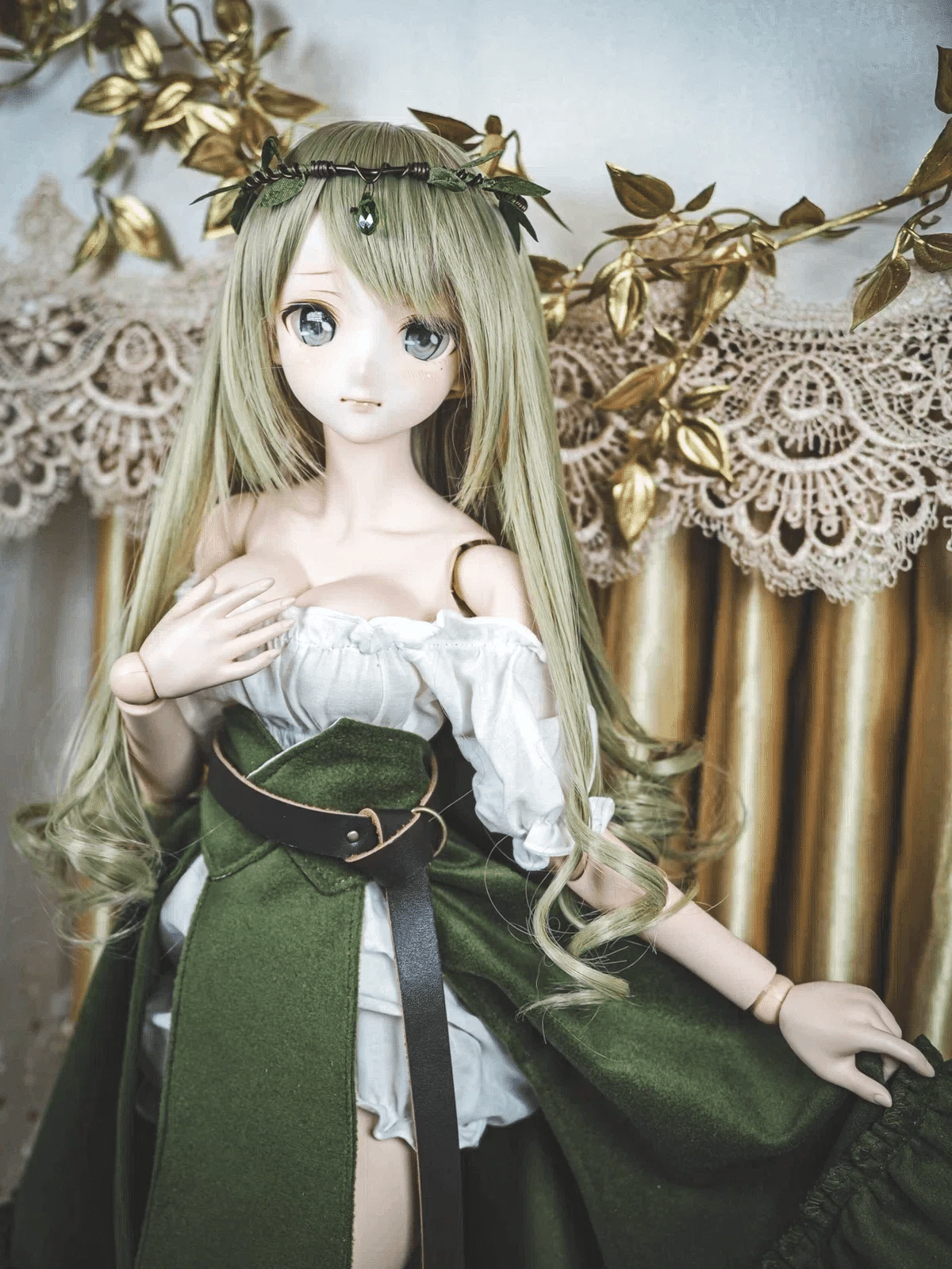 緑色のドレスと帽子の人形 モエコレプラス 1/6 魔想志津香 フィギュア｜トレファクONLINE