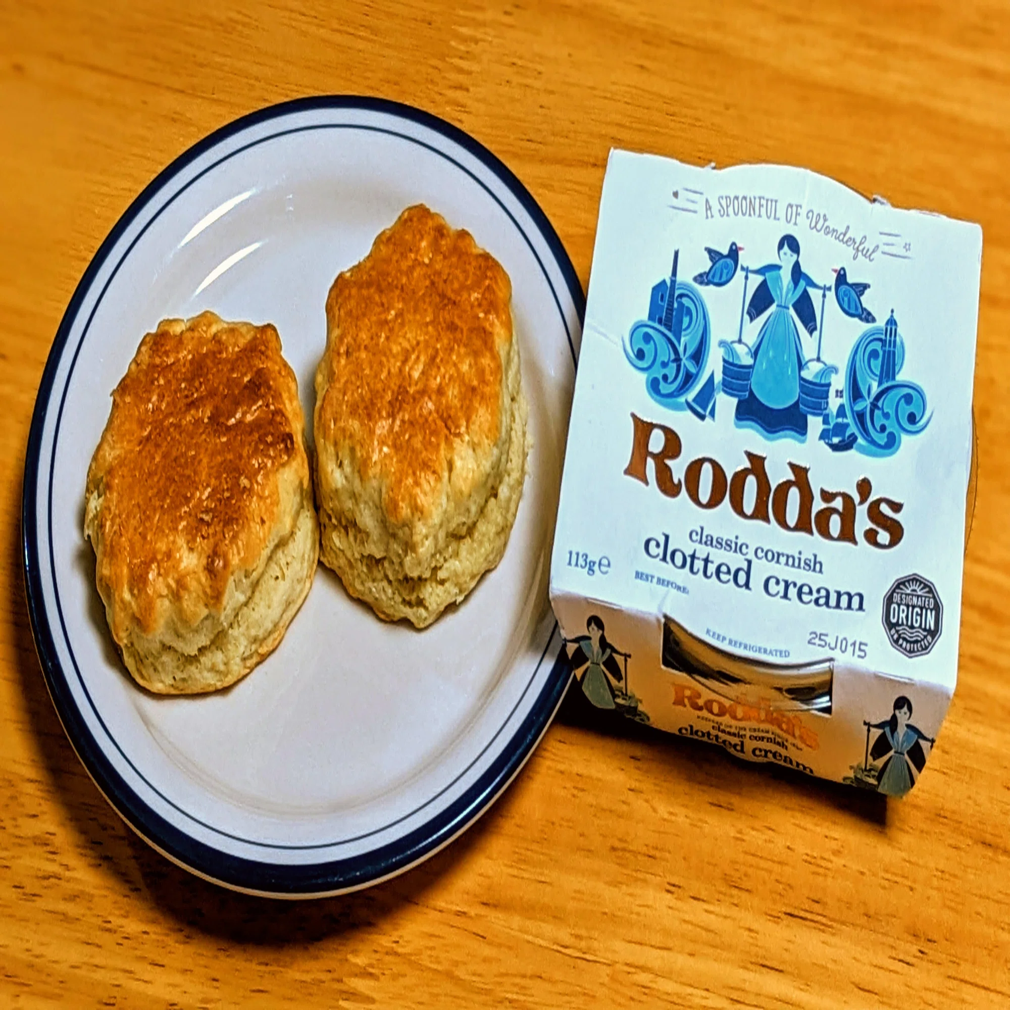 いざ実食！】クロテッドクリームを食べてみた。｜松峰￤イラストレーター
