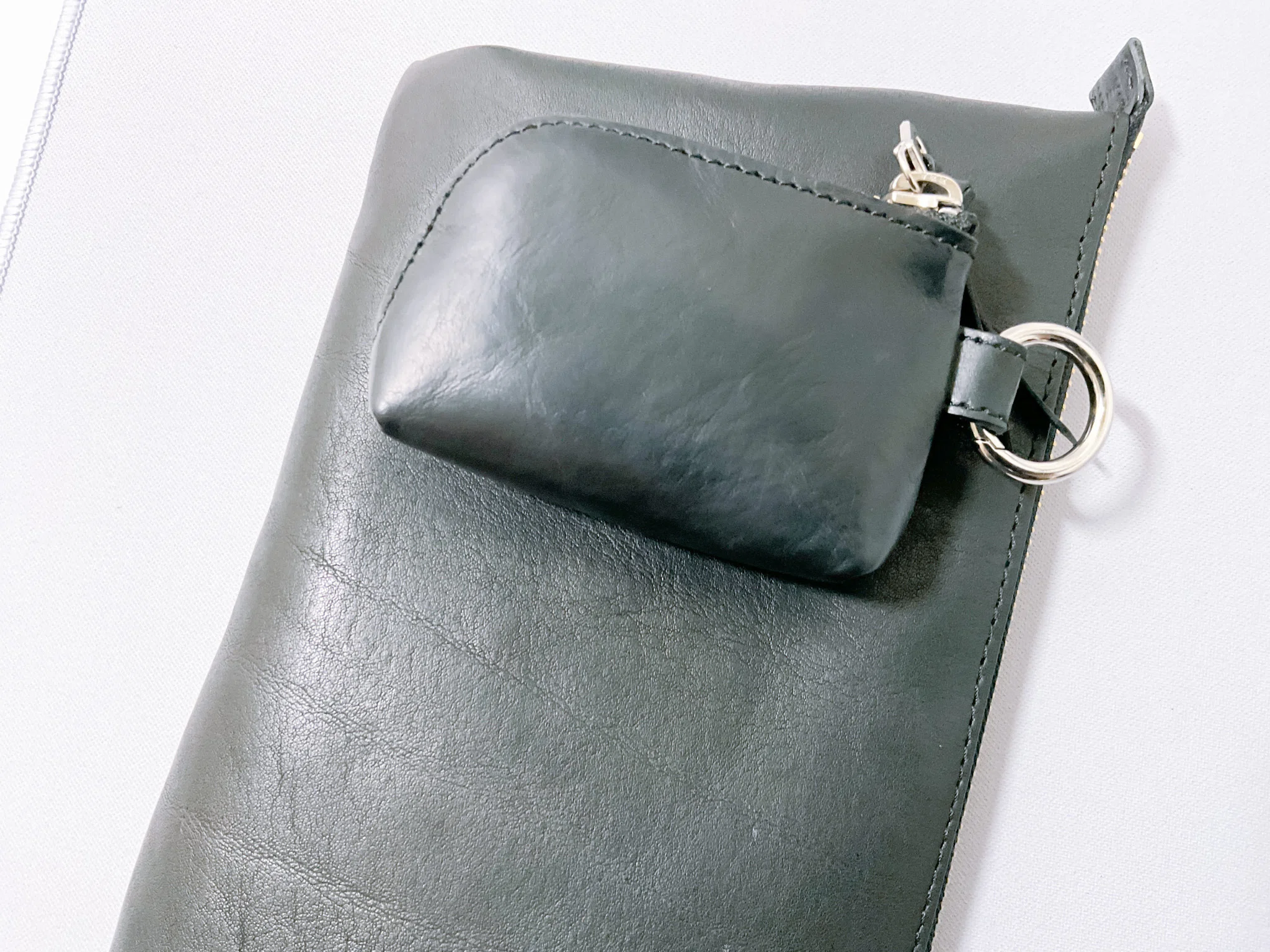 SLOW】「BONO POUCH M」レビュー【栃木レザーのポーチ】｜MtOjiisan