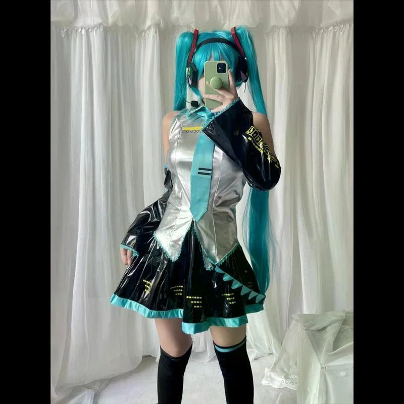 秋のコスプレに最適！ミク風衣装で日常をもっと楽しもう｜Tani
