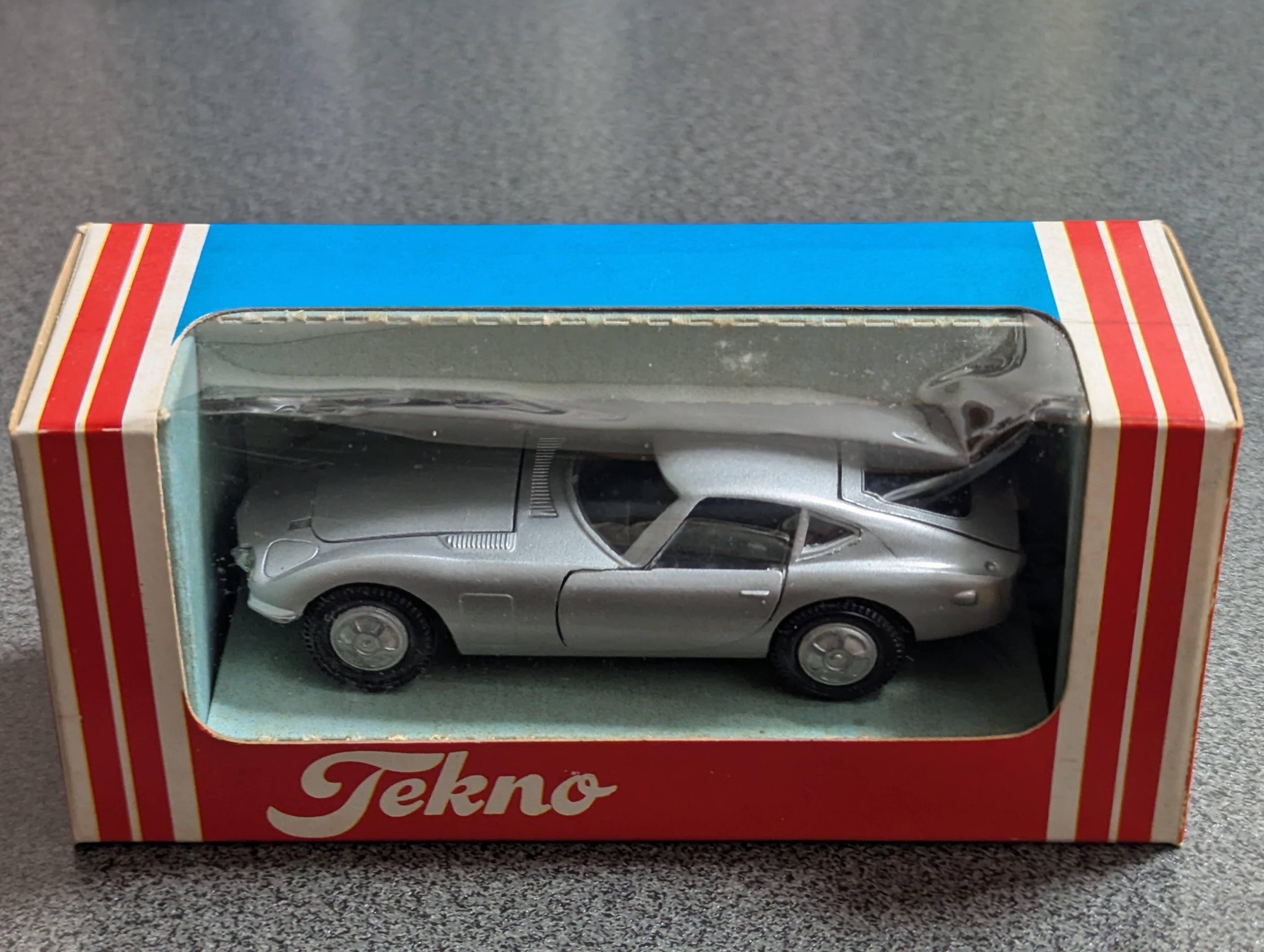 ミニカーレビューしてみようシリーズ】デンマーク産トヨタ2000GT