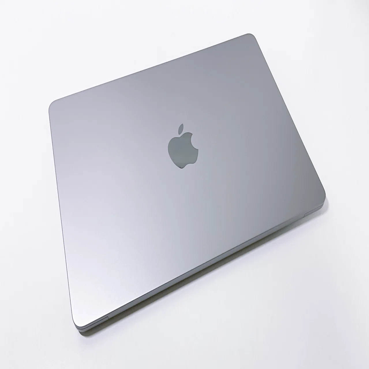 MacBook Air】「スペースグレイ」写真集｜MtOjiisan【毎週、月・水・金 