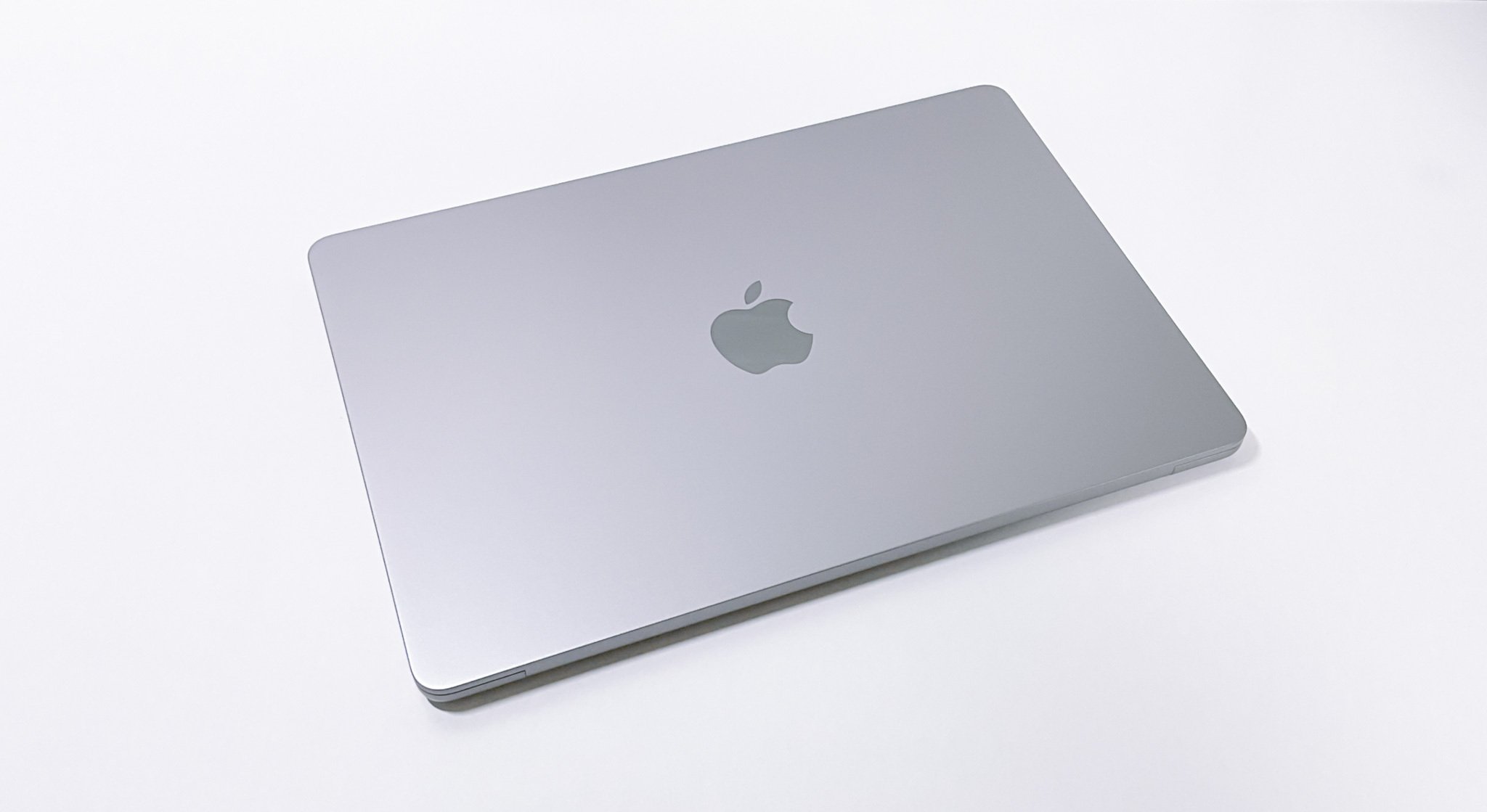 MacBook Air】「スペースグレイ」写真集｜MtOjiisan