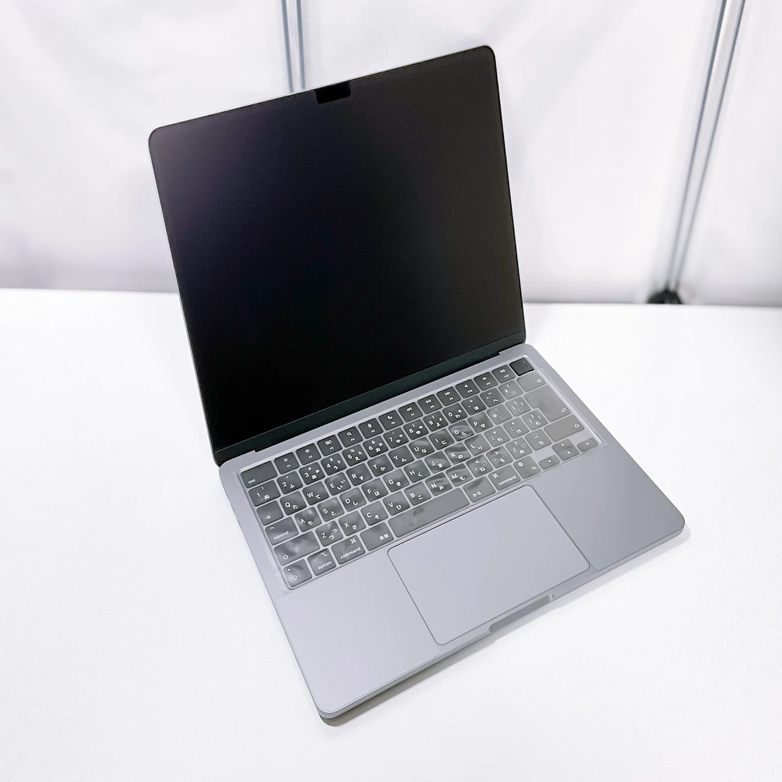 MacBook Air】「スペースグレイ」写真集｜MtOjiisan【毎週、月・水・金 