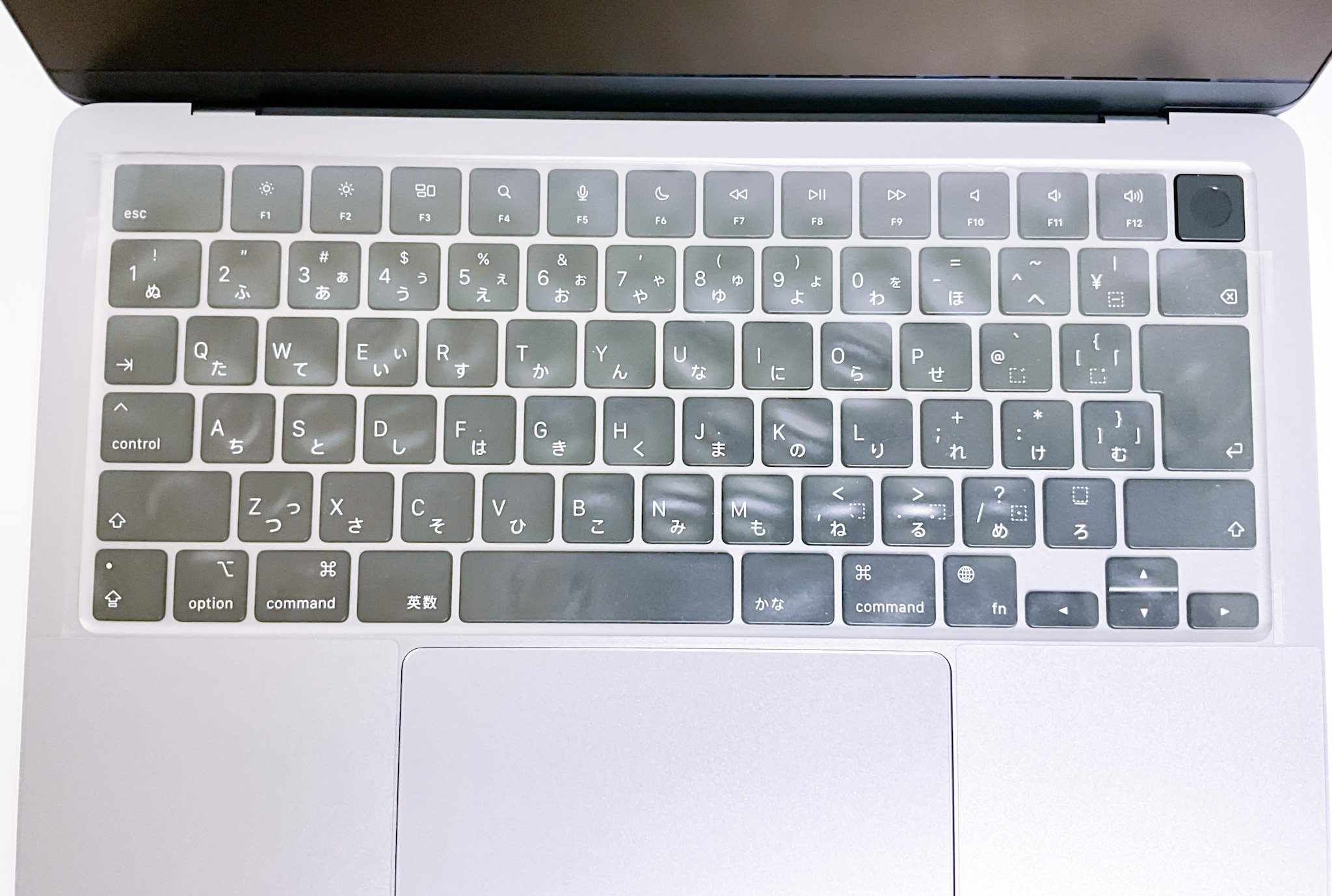 MacBook Air】「スペースグレイ」写真集｜MtOjiisan