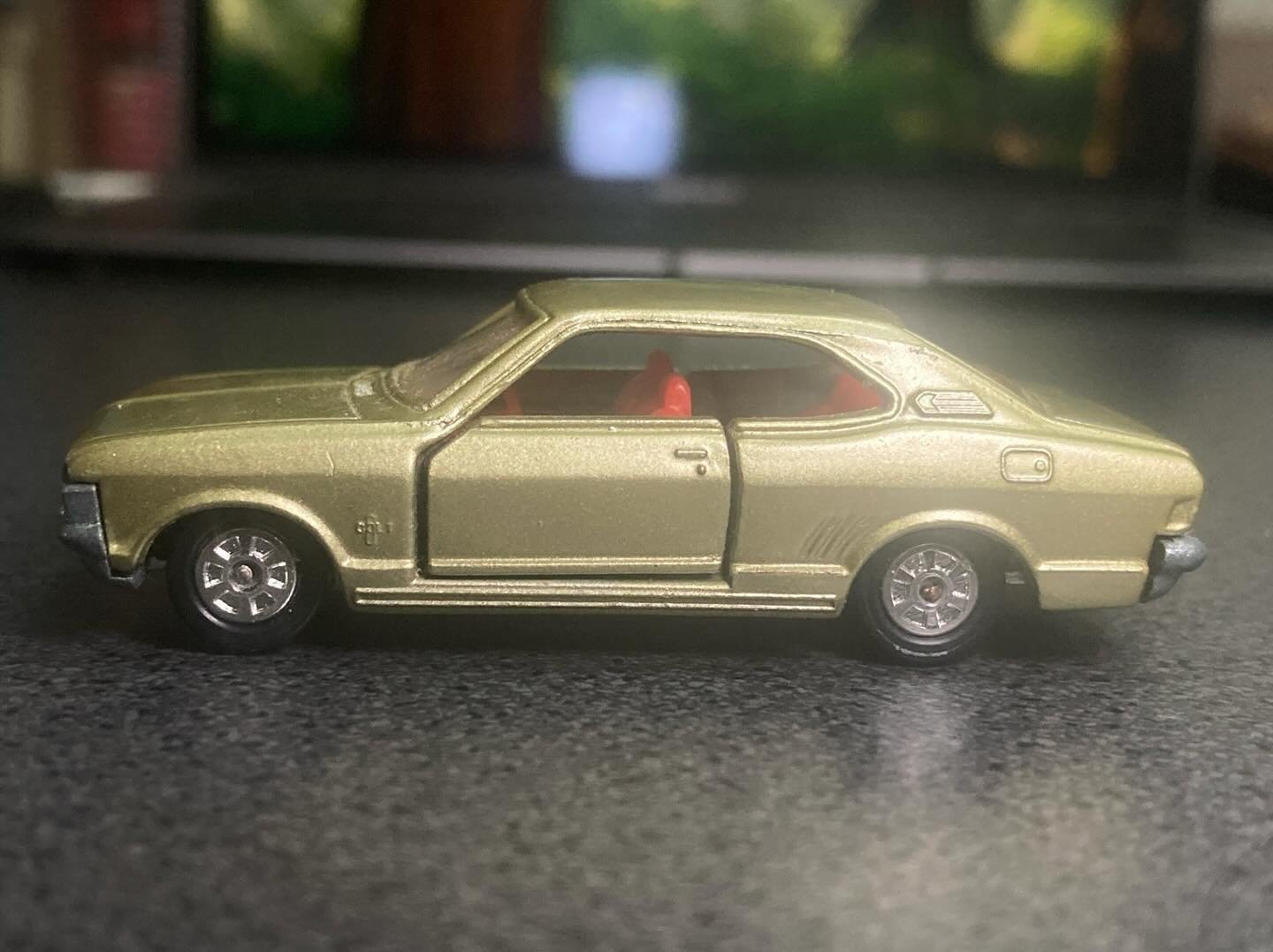 昭和トミカ】黒箱No.13「コルト ギャラン ハードトップ」──あの商店