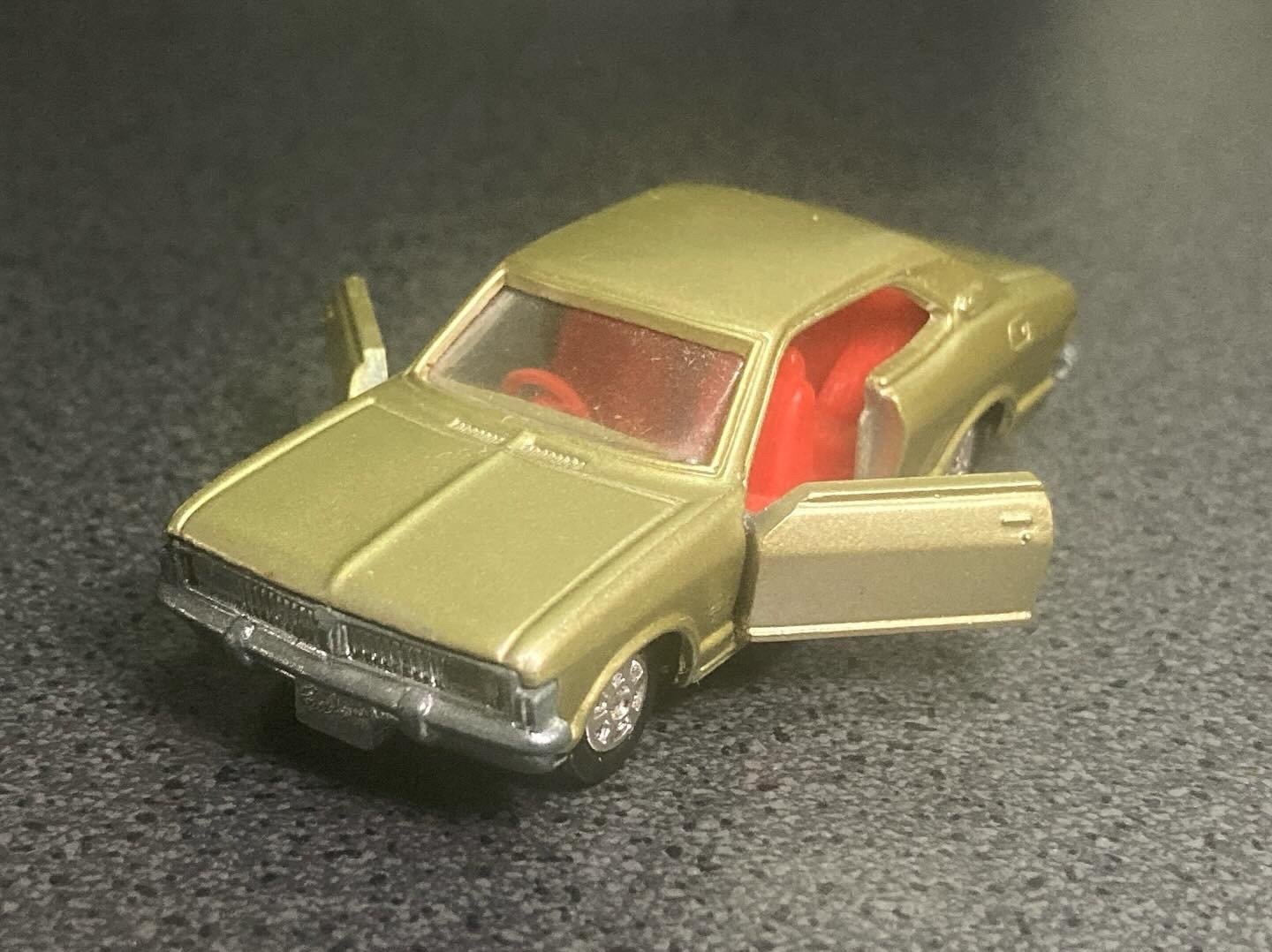 昭和トミカ】黒箱No.13「コルト ギャラン ハードトップ」──あの商店