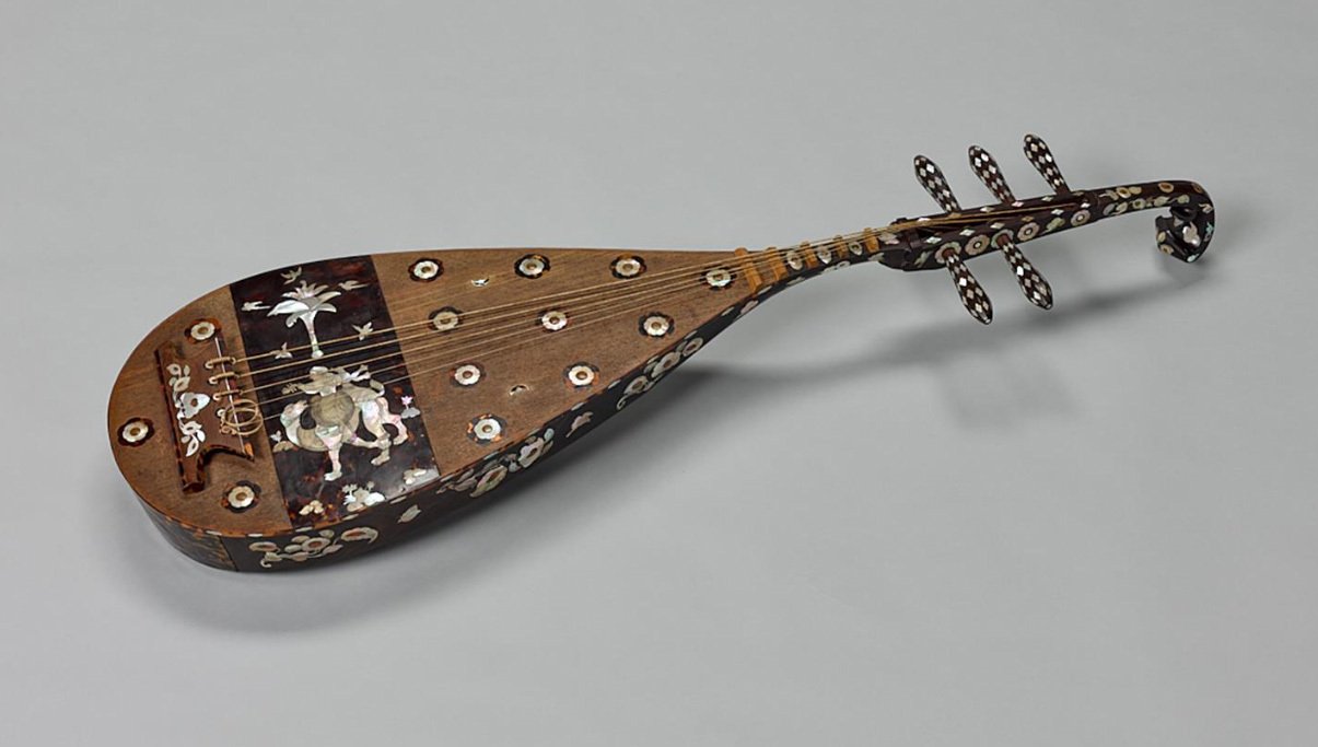 螺鈿紫檀五絃琵琶のロマンをまとう播州織ストール #2025正倉院展②