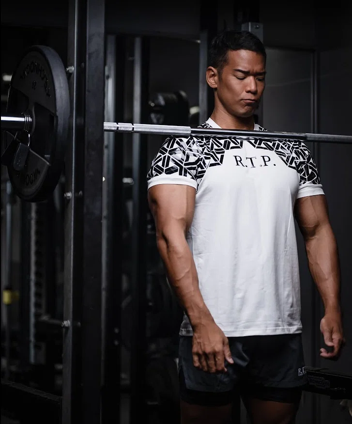 ウエイトトレーニング T TRX | 自重トレーニングのその先へ：TRXケブラーウエイトベスト ウエイトトレーニング