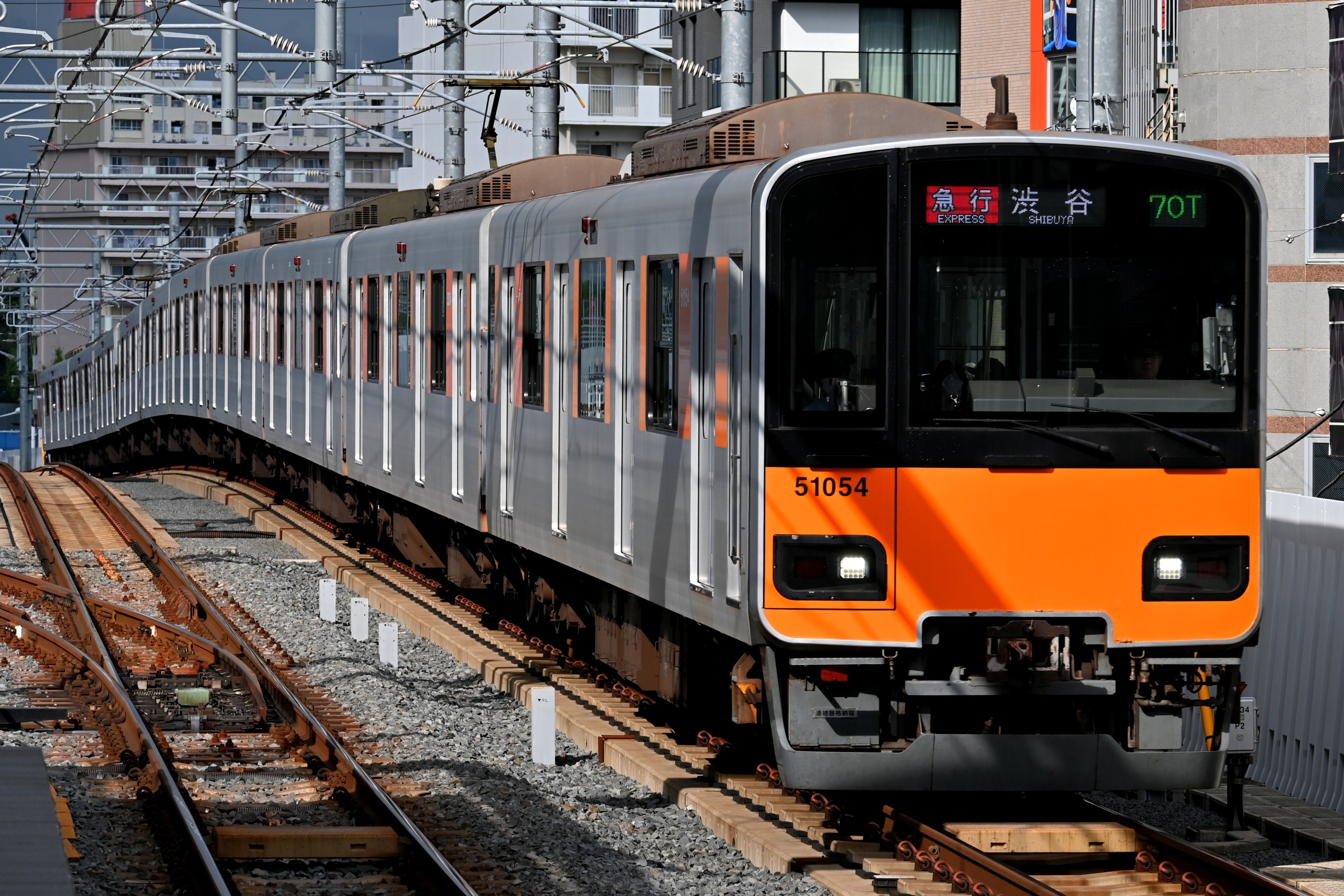 残り3編成の東京メトロ8000系が「急行 渋谷行き」に充当される（後編