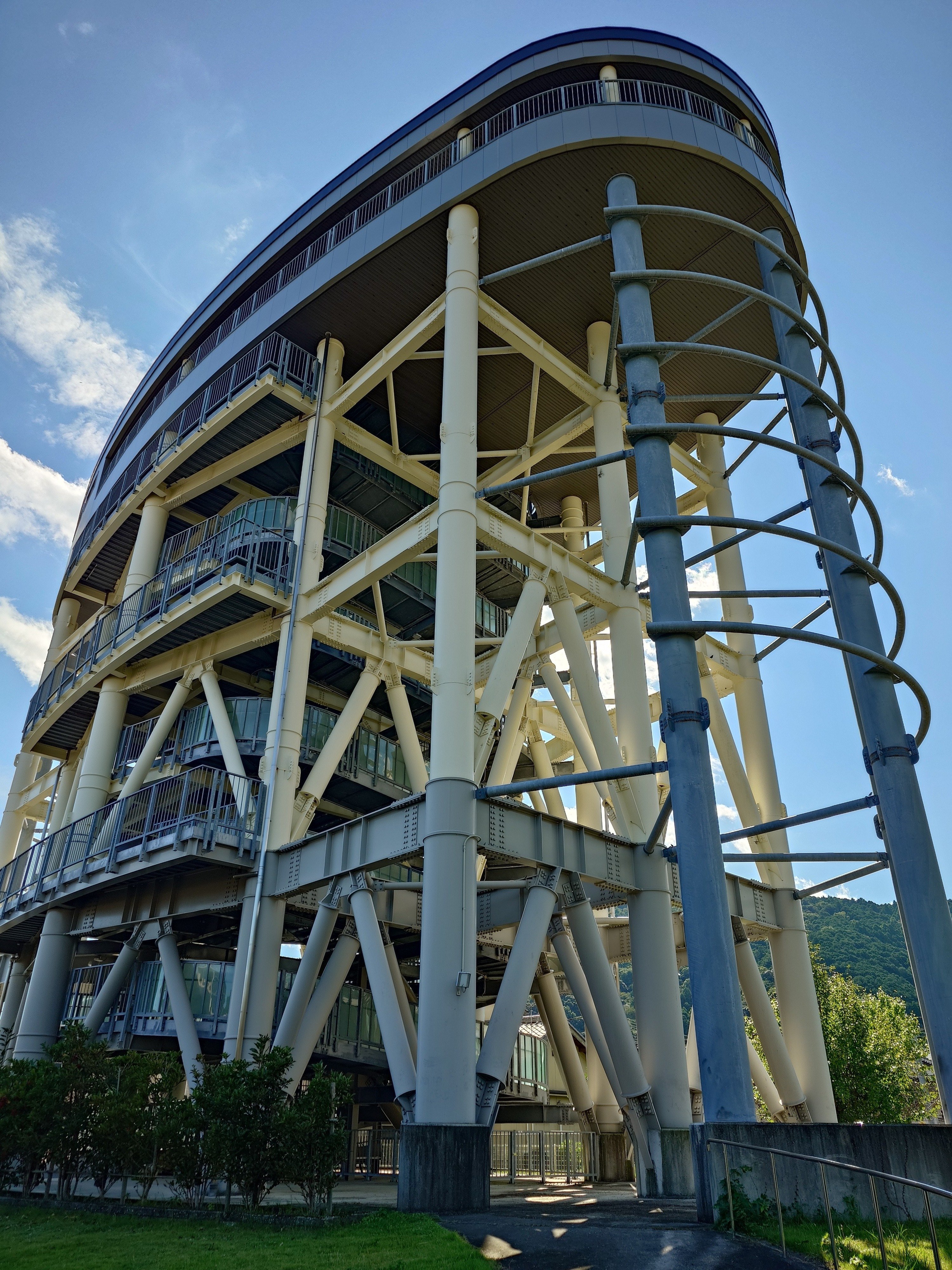 津波避難タワー ── 人と人が守る命｜MIRAICRAF 子ども建築士教室