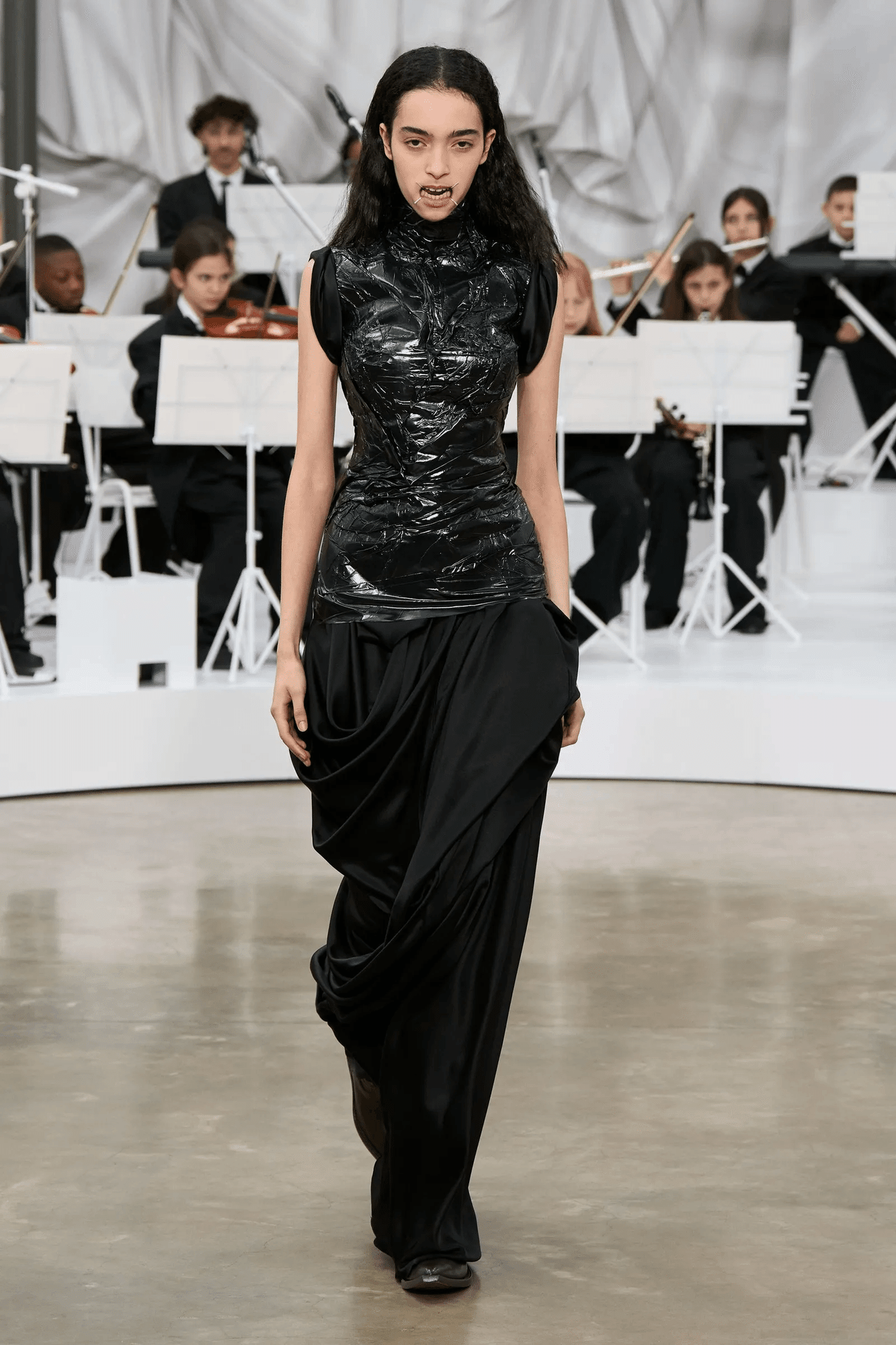 グレン・マーティンスが進化させる、メゾン マルジェラの匿名性【2026 グレン・マーティンスが進化させる、メゾン マルジェラの匿名性【2026