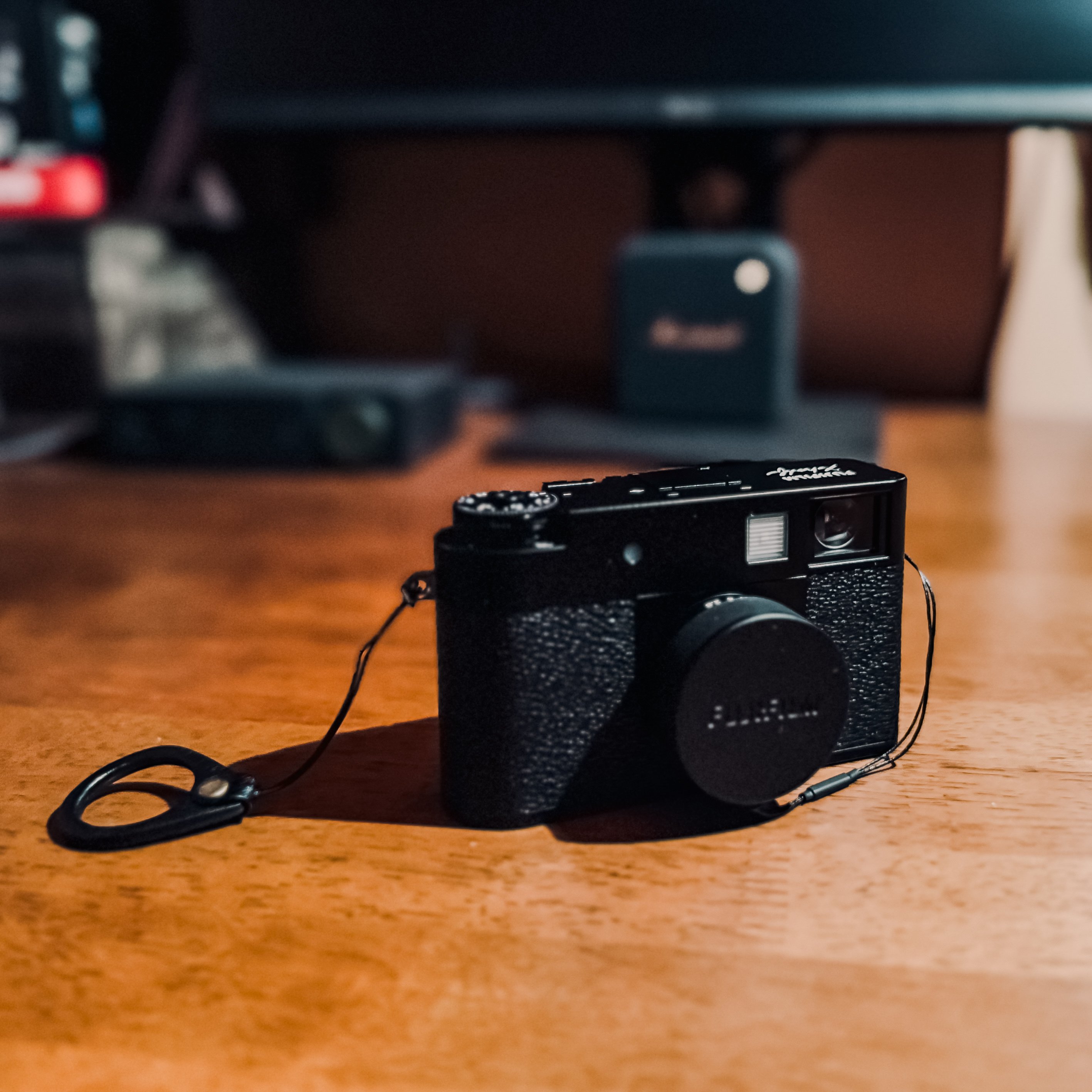 FUJIFILM 『X-half』】 純粋なスペックだけで評価できない「至高で孤高