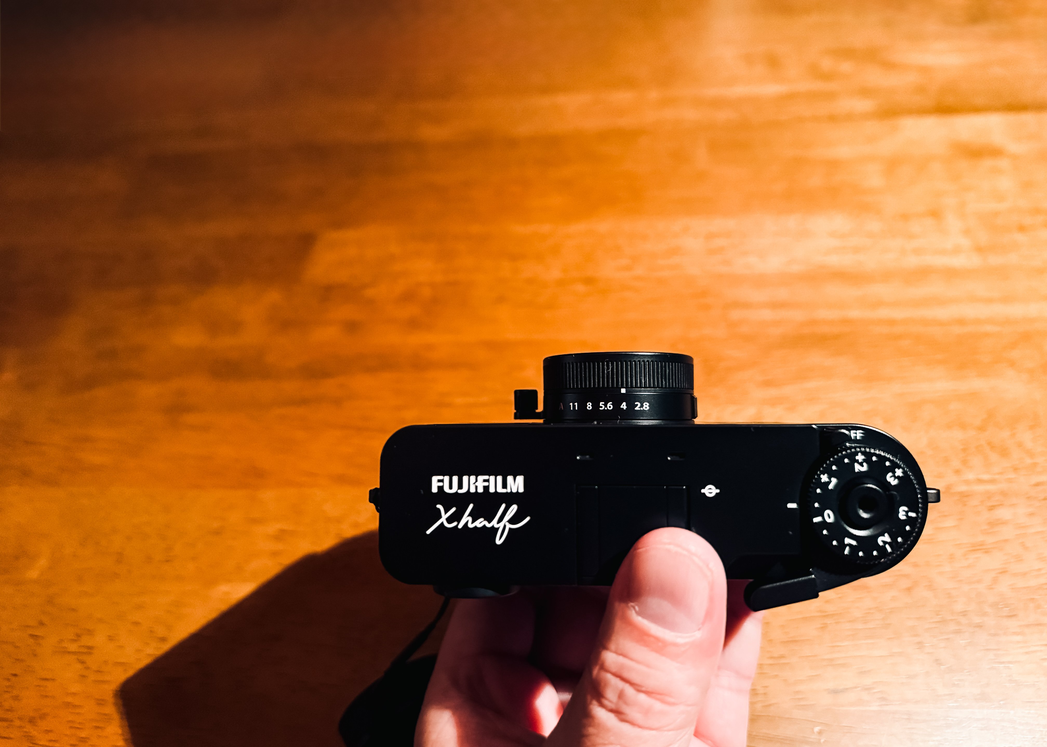 FUJIFILM 『X-half』】 純粋なスペックだけで評価できない「至高で孤高