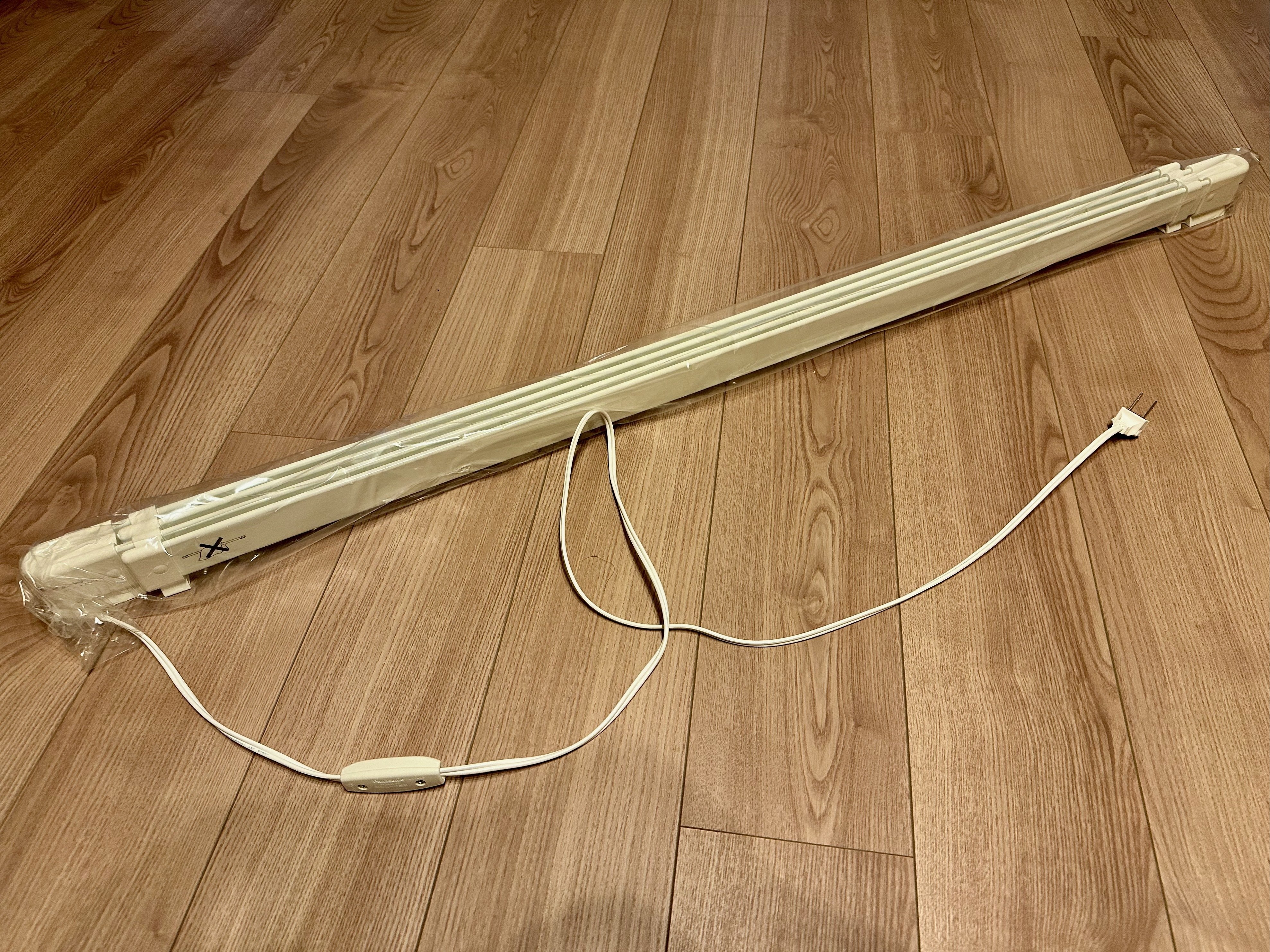 窓からの冷気をシャットアウト！ウインドーラジエーター（窓用ヒーター