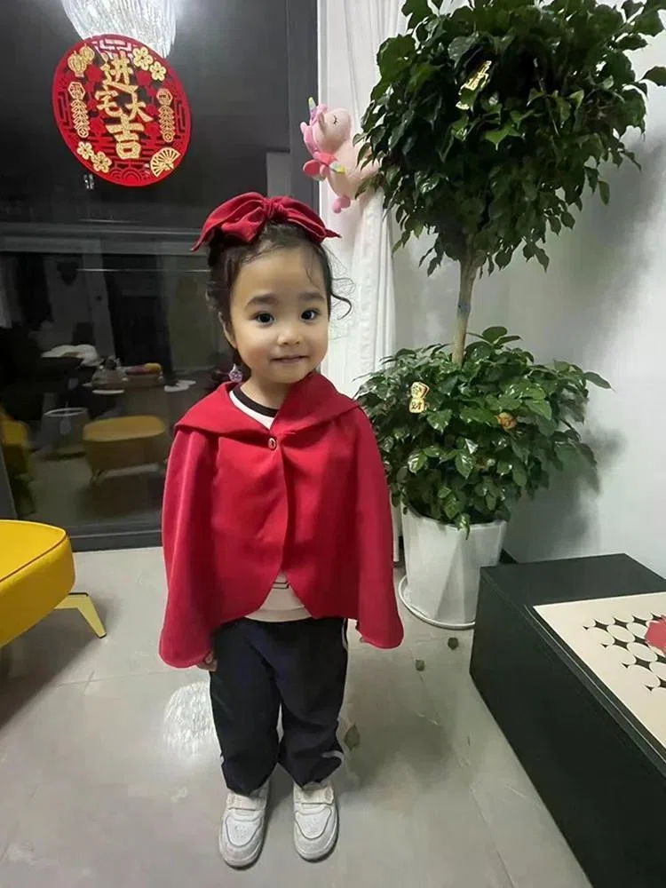 秋のハロウィンにぴったり！復古かわいい赤ずきんケープで大人可愛さを