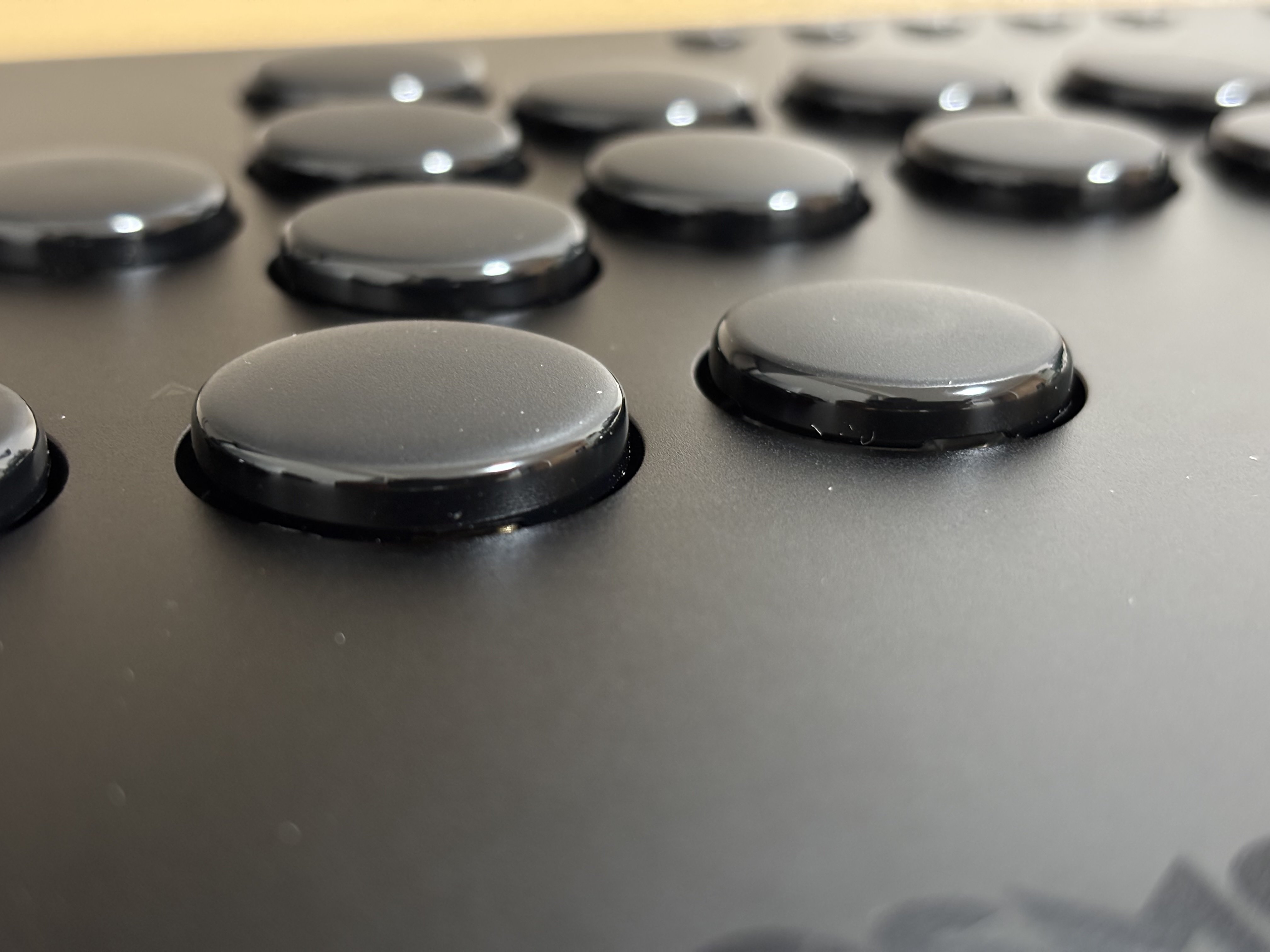 Haute42 HAUTEPAD M Ultra レビュー | アルミボディの高級薄型レバー