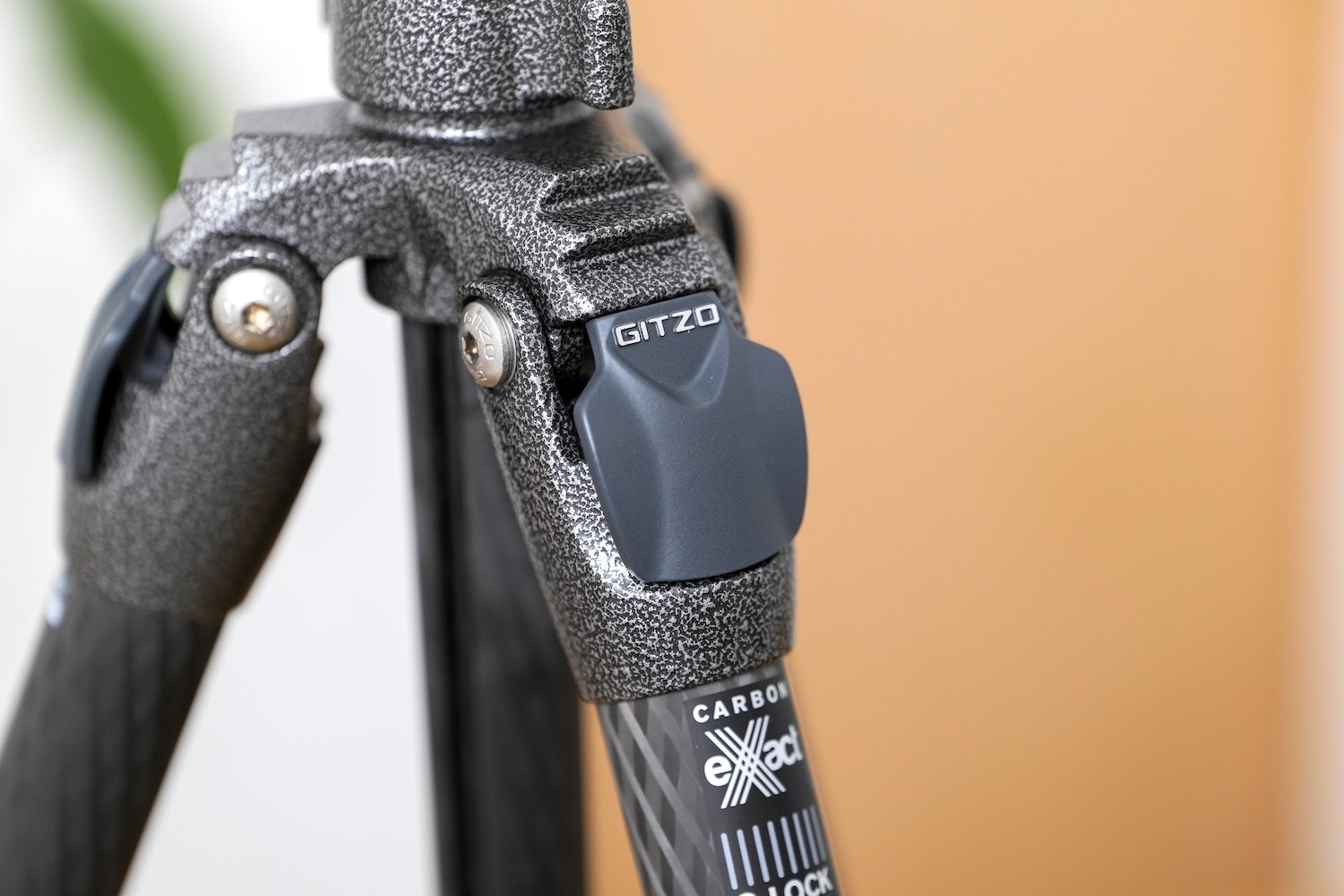 憧れのGITZO三脚を購入してしまった話｜I'm a graphic designer