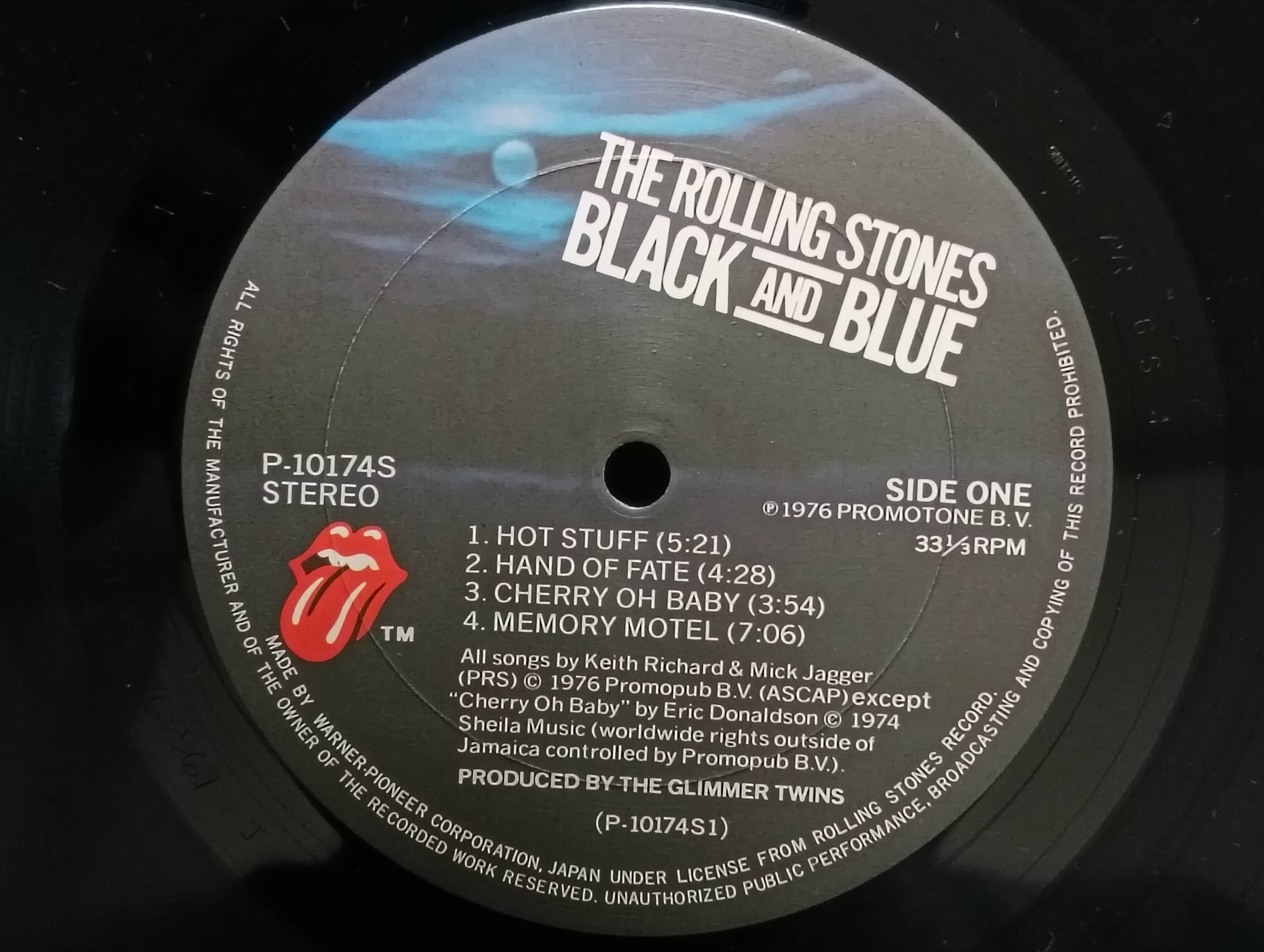Black And Blue】(1976) Rolling Stones 貪欲に黒人音楽を呑み込む