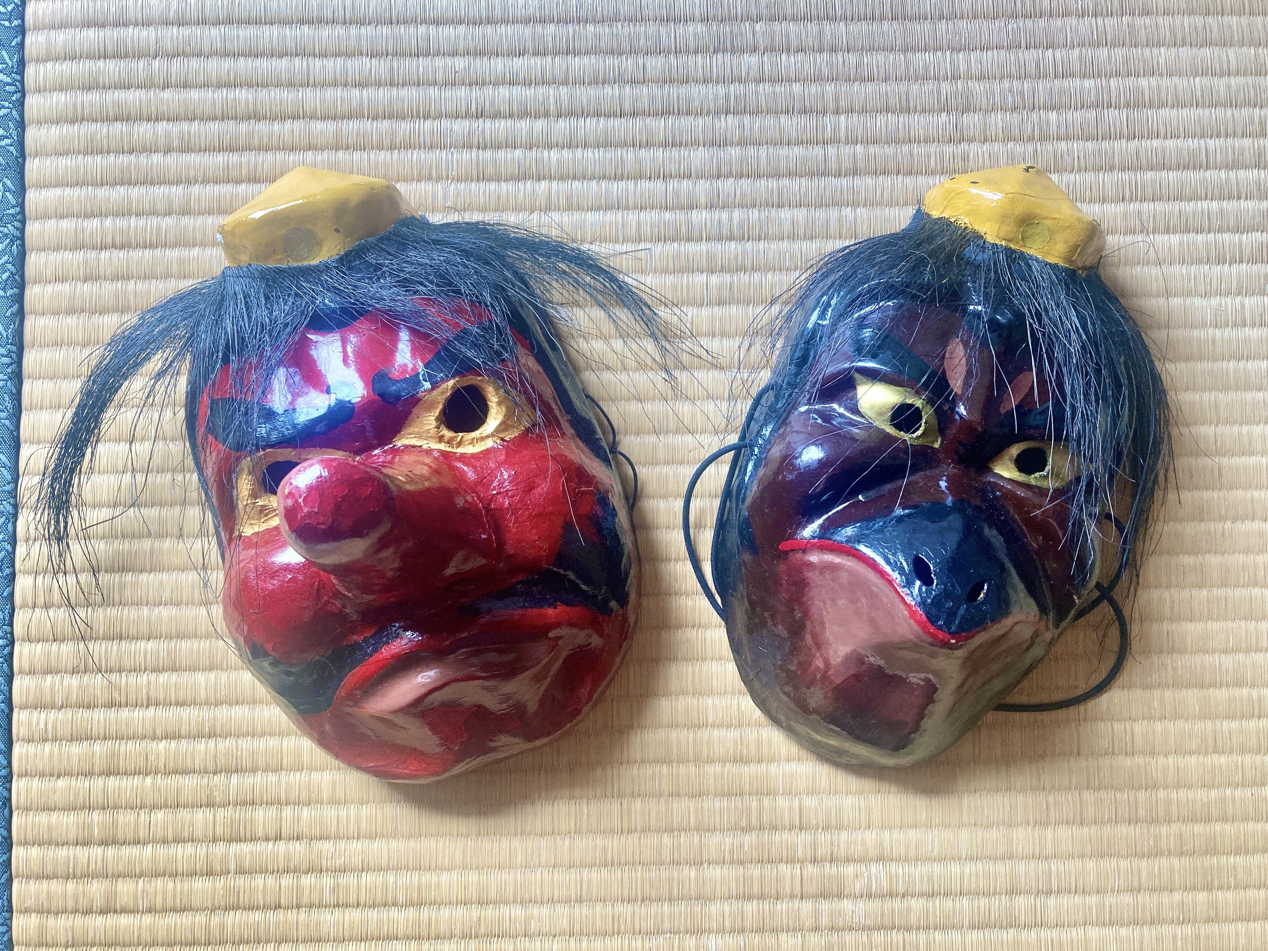 白子天狗行列のお面と藤枝だるま｜岡村直人