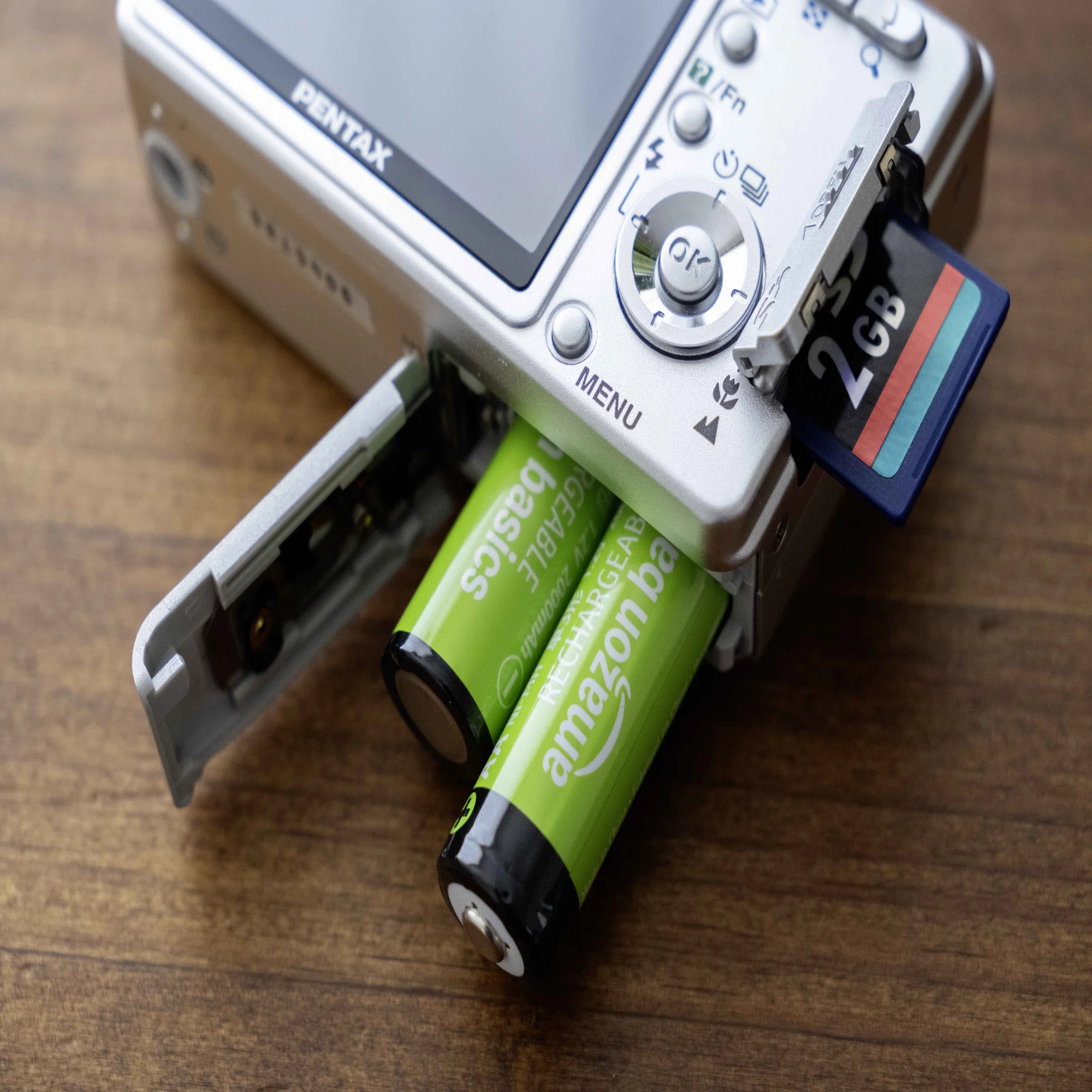 オールドコンデジの世界】エモい PENTAX Optio S55 ・安心の乾電池駆動 