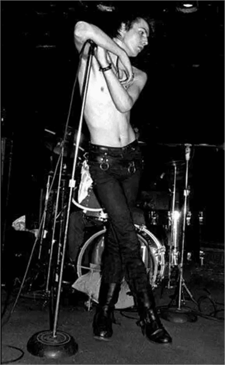 Ep.32】破滅の後に美は芽吹く──シド・ヴィシャスを追いかけたあの頃