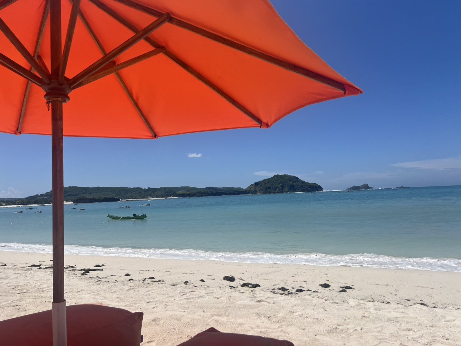 インドネシア・ロンボク島について質問ある？25歳女が20の質問答える