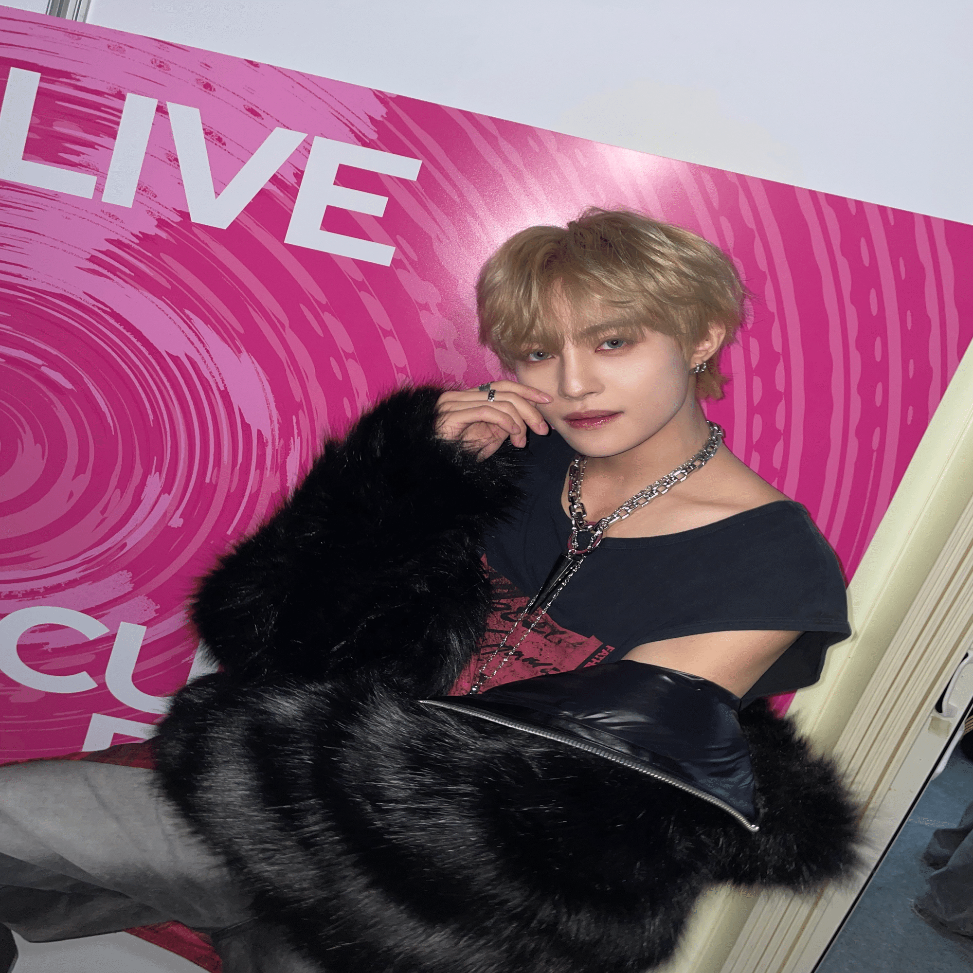 24歳のヤンヤン｜min