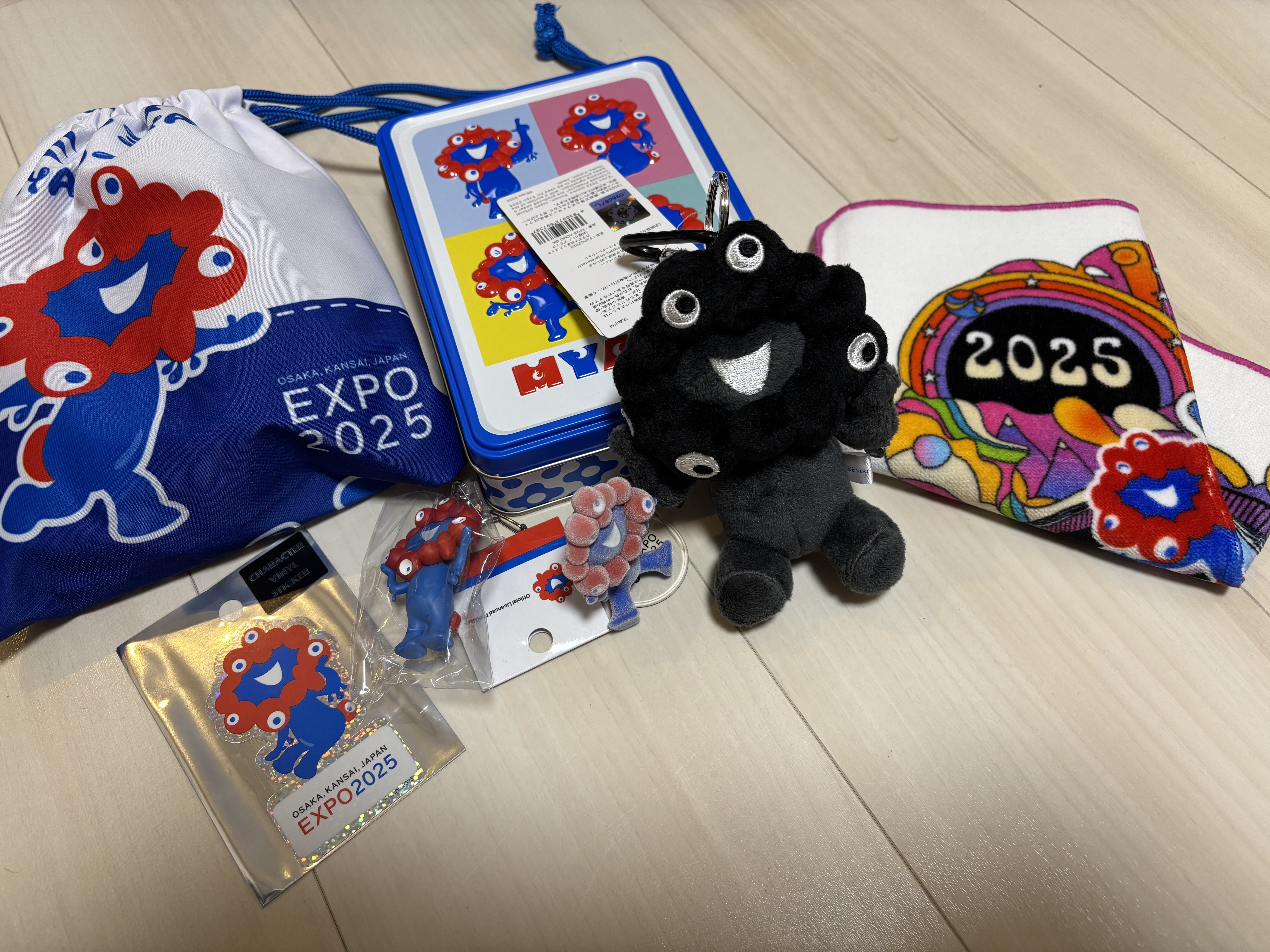万博で買ったミャクミャクグッズたち｜momi