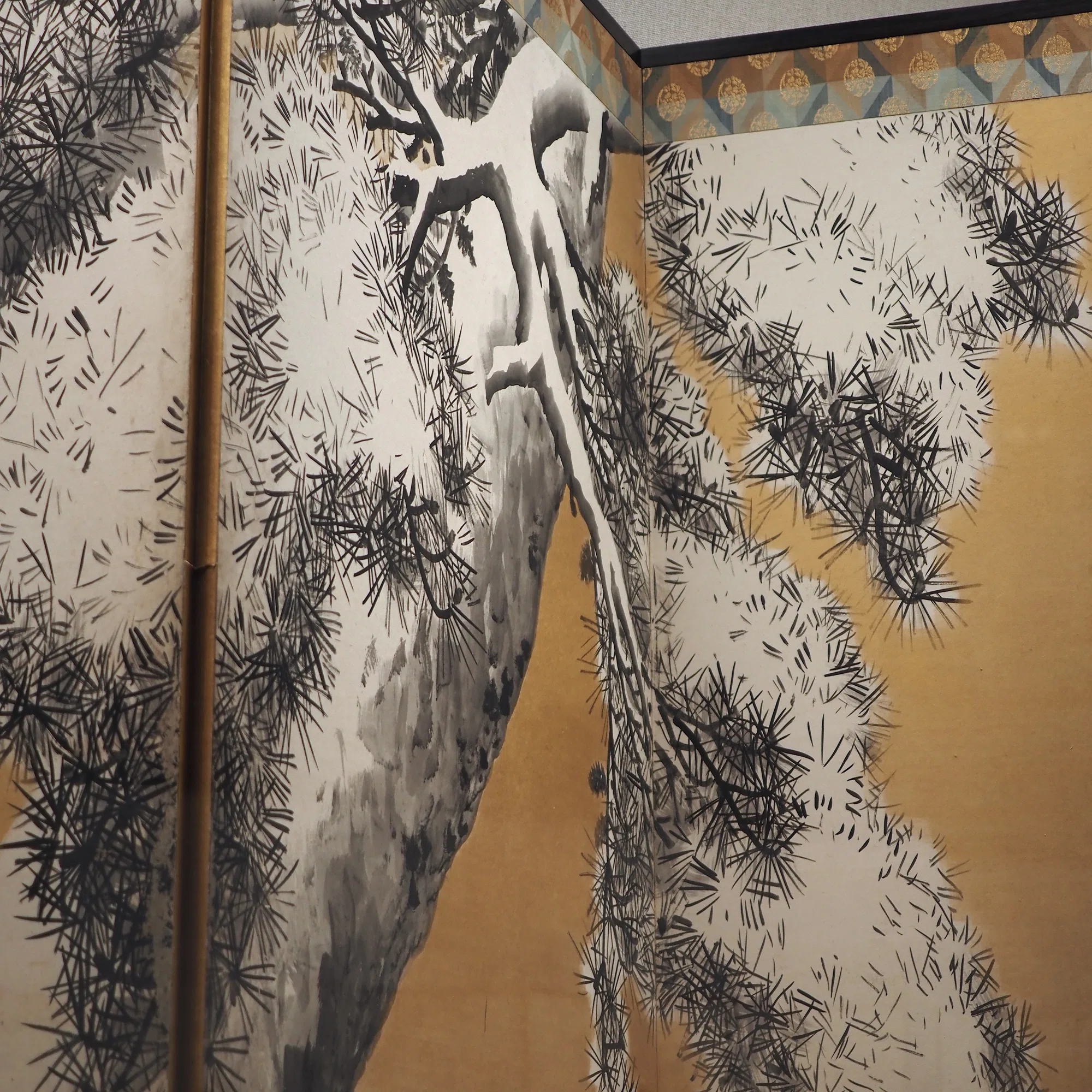 日本橋の三井さんの美術館で円山応挙の人気画題を振り返る……雀も猫も猫 