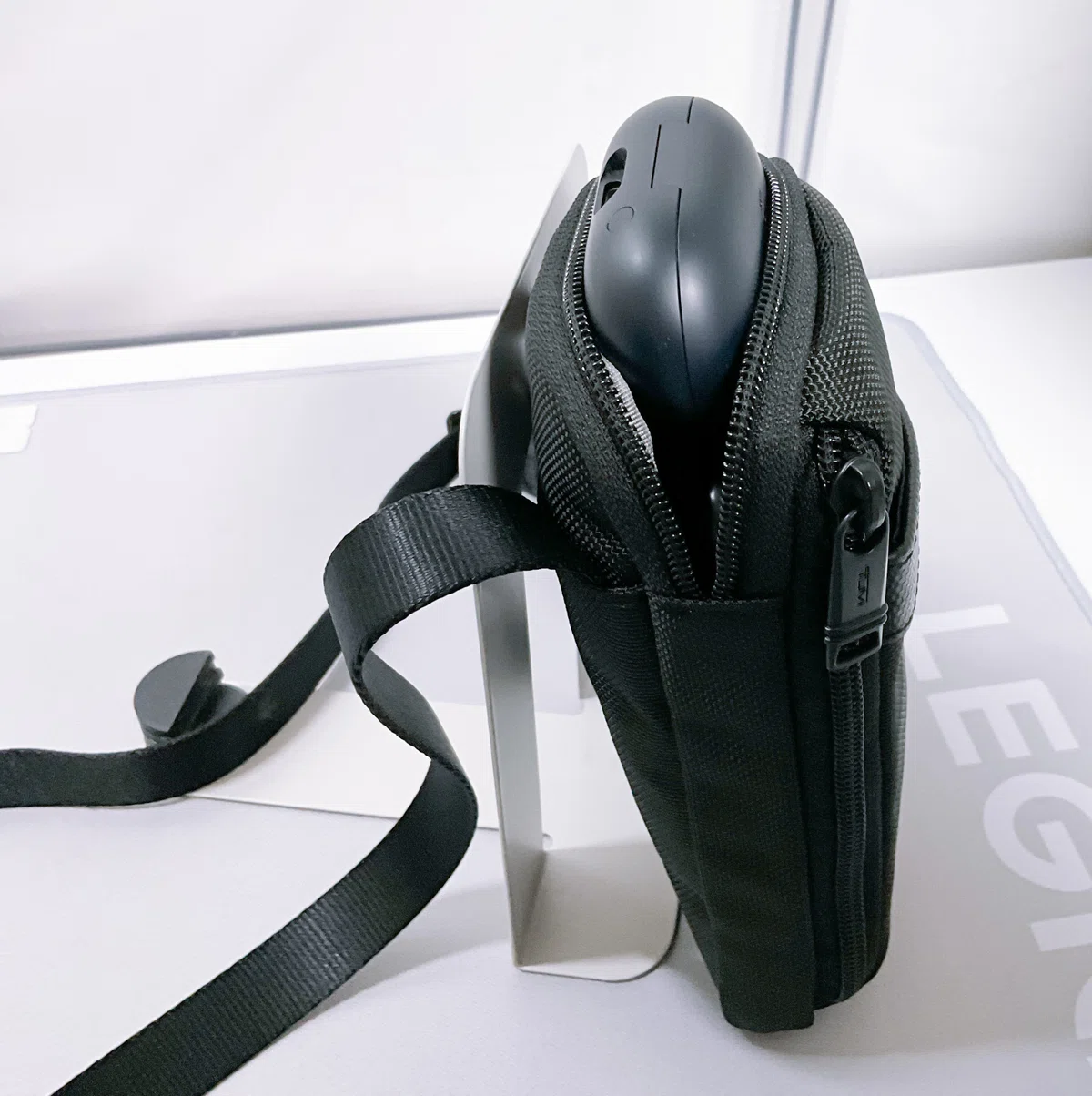 最低限の荷物で出掛けるスマホショルダー】「スモール・クロスボディ 