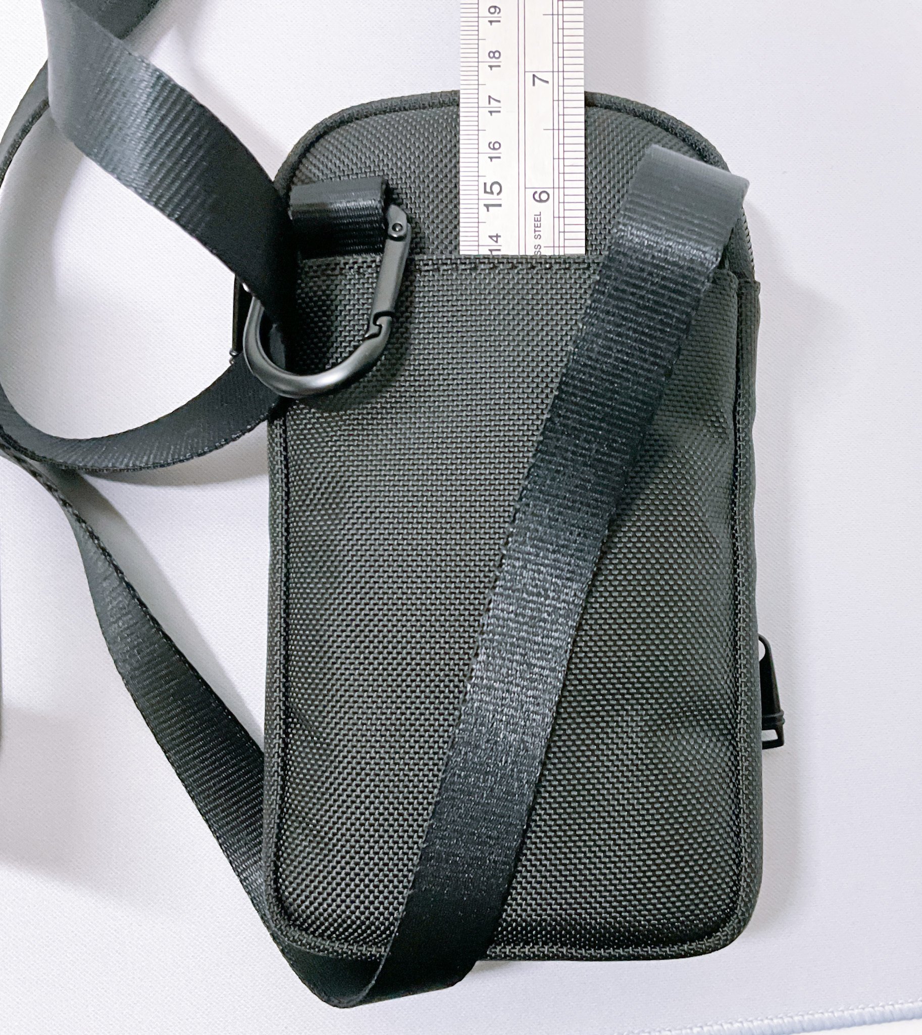 希少 新品同様 TUMI ショルダーポーチ スマホショルダー レザー ナイロン 希少 新品同様 TUMI ショルダーポーチ スマホショルダー レザー