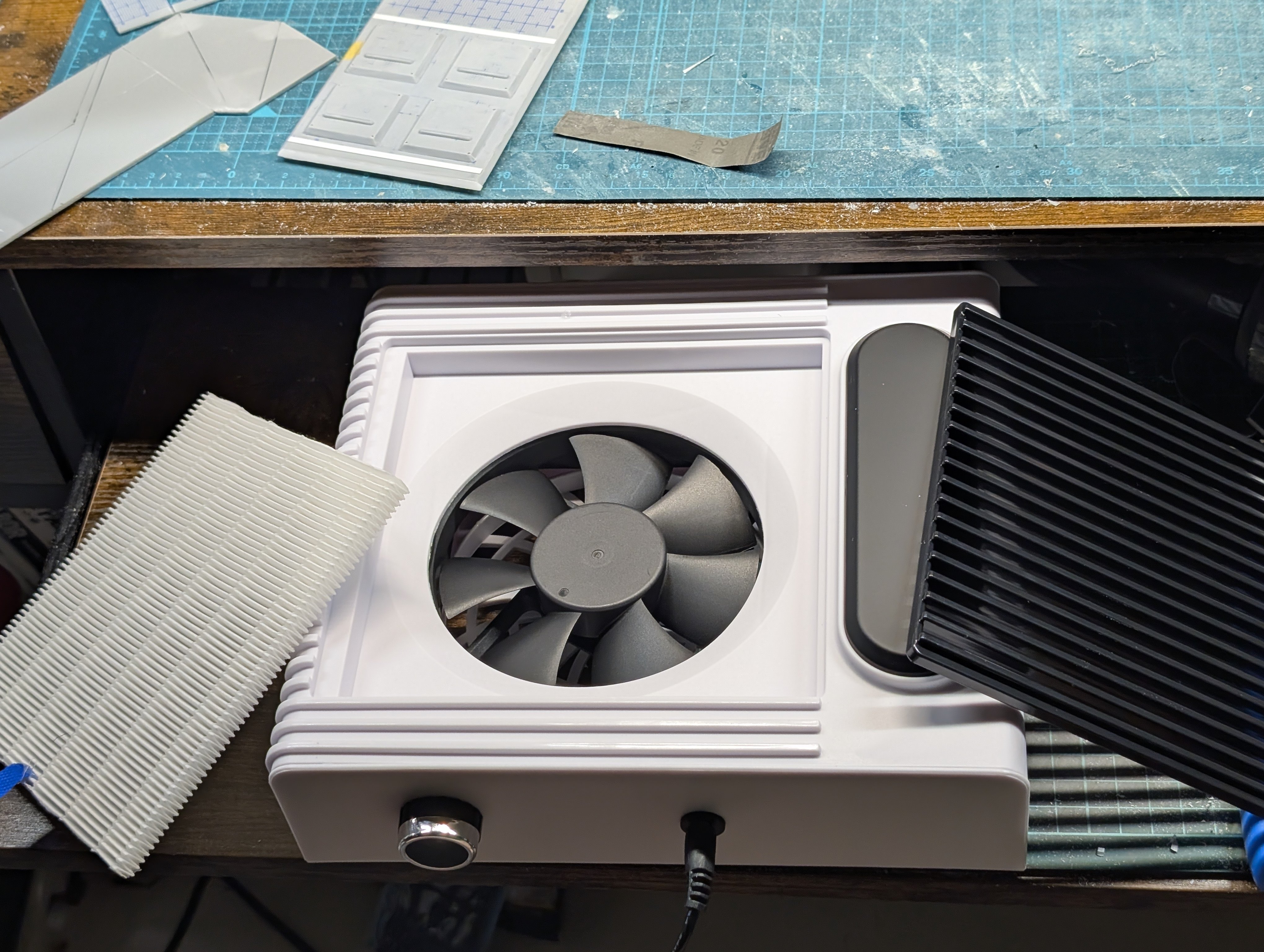 ゼフィロス集塵機　ネイルやプラモデルに 工具レビュー】ネイル集塵機をプラモデル制作に転用、ペン