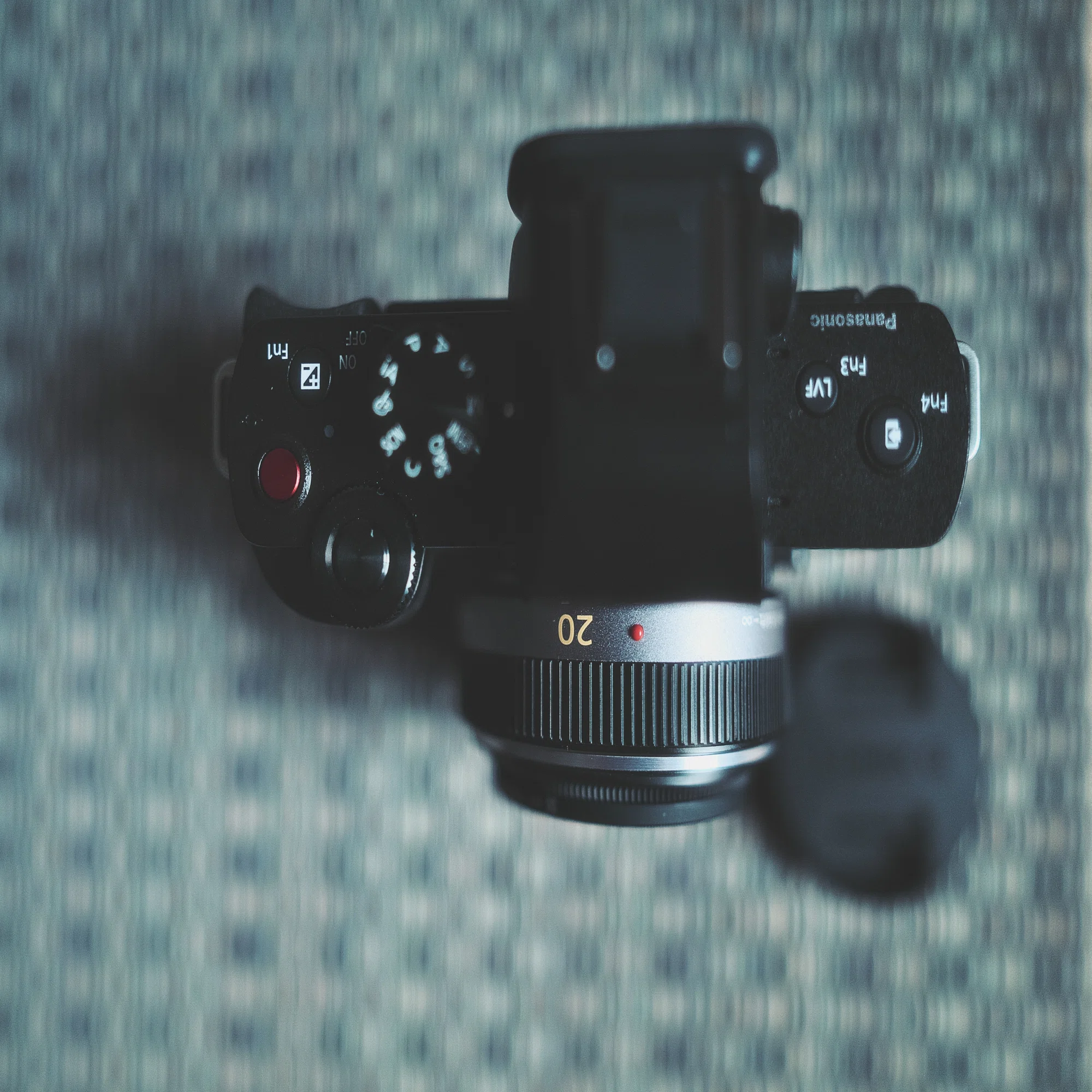 87gの小さな神 LUMIX 20mm F1.7｜大CAMERA-レビュー、気になること-