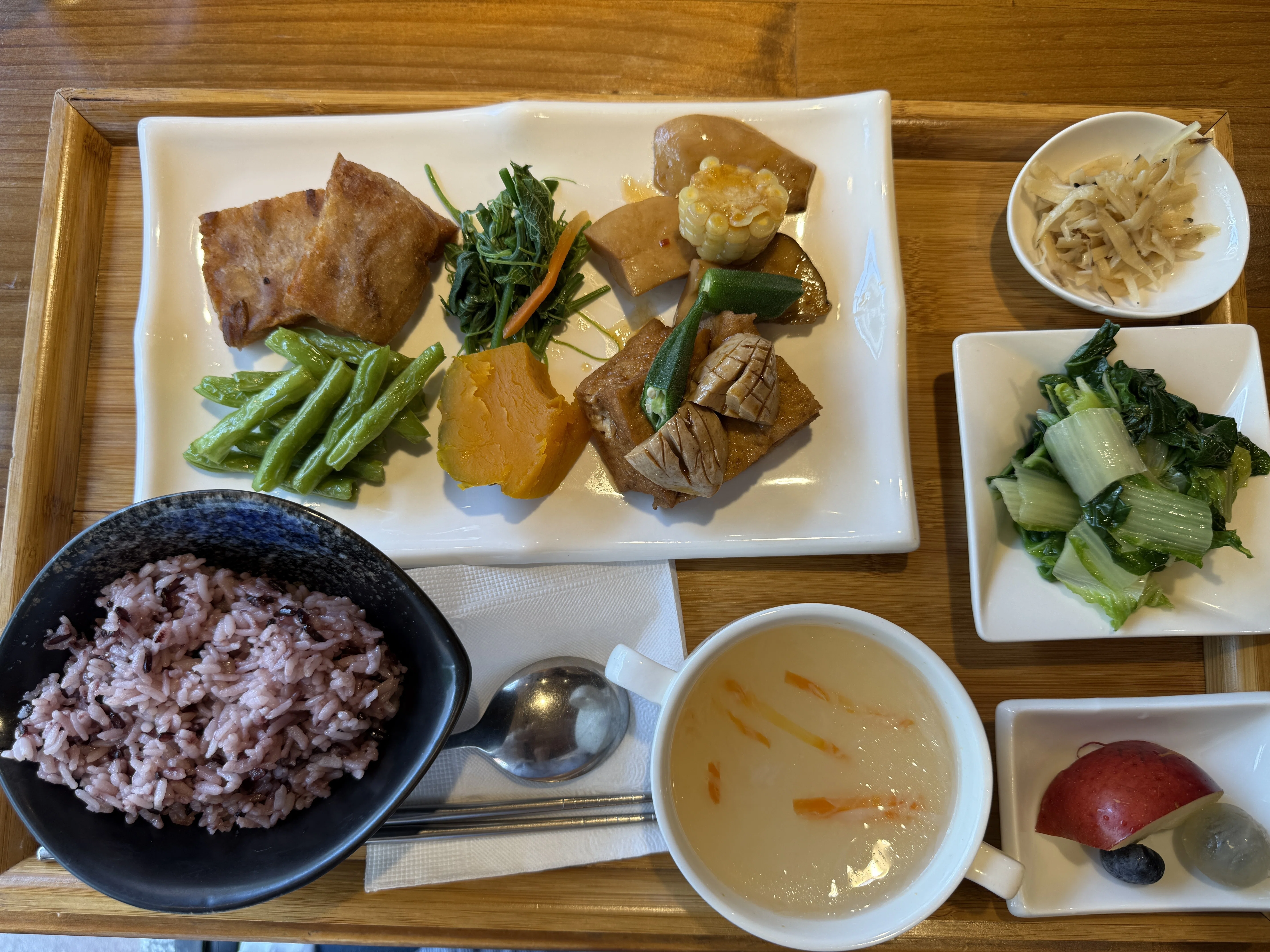 食レポ】ヴィーガン&ベジタリアンレストラン歓喜心集Joyheart台北南京