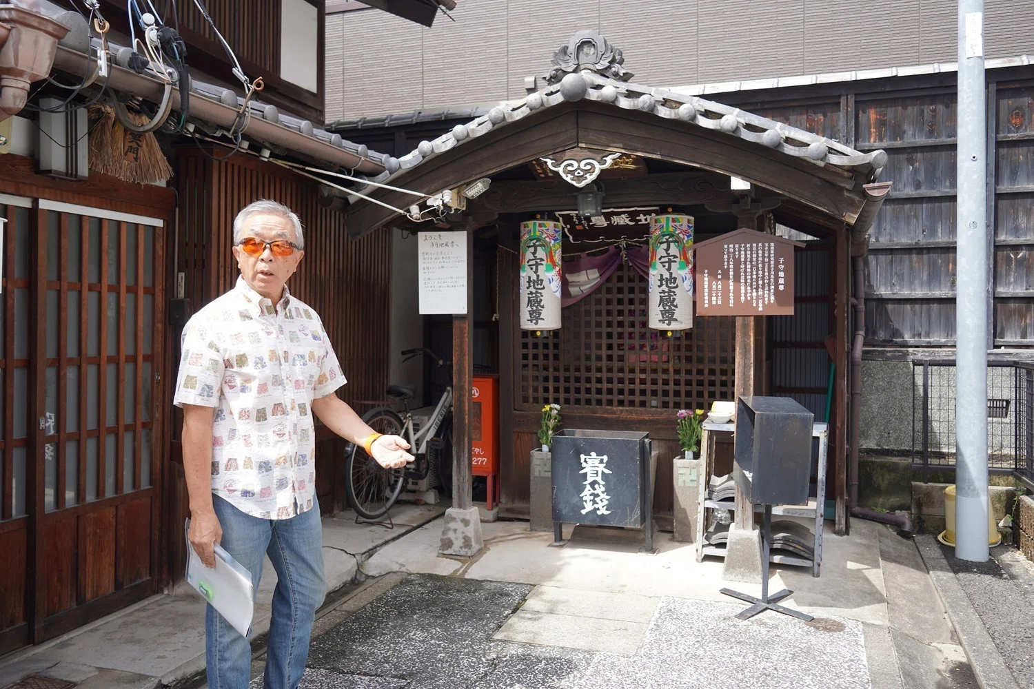路地とアーケードで出会う“懐かしさ・おいしさ・あたたかさ” 四間道 路地とアーケードで出会う“懐かしさ・おいしさ・あたたかさ” 四間道