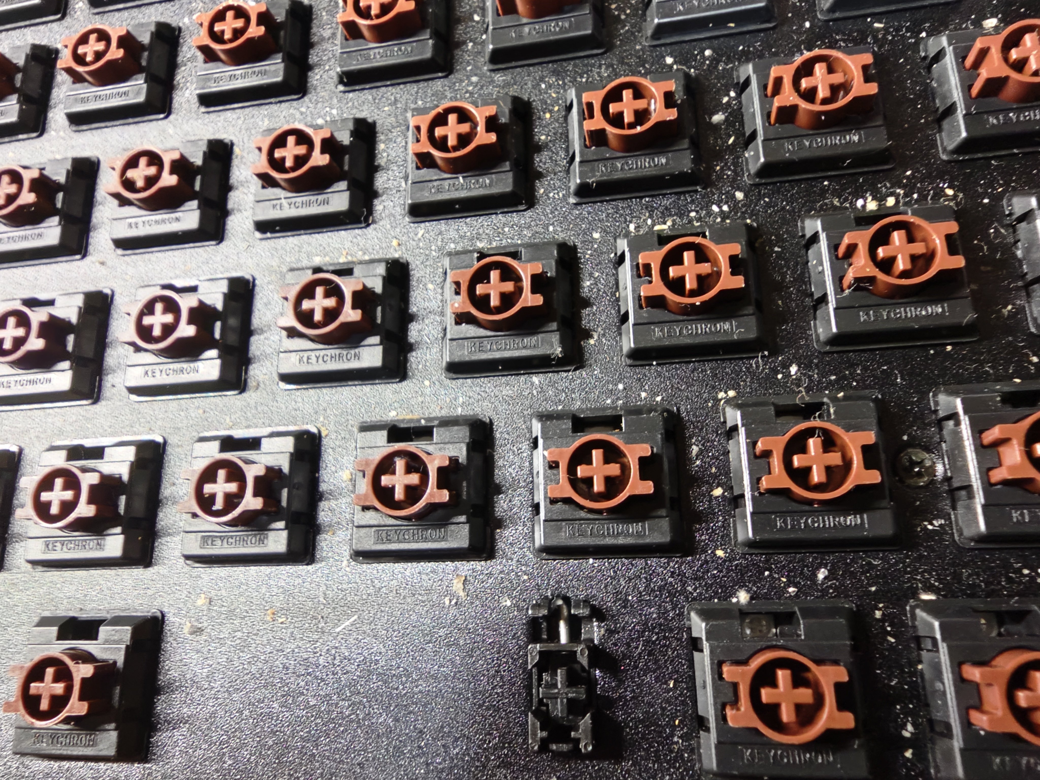 キーのゴミ ASCII.jp：想像以上にゴミが溜まっているキーボード＆マウスの清掃術 (1/3)