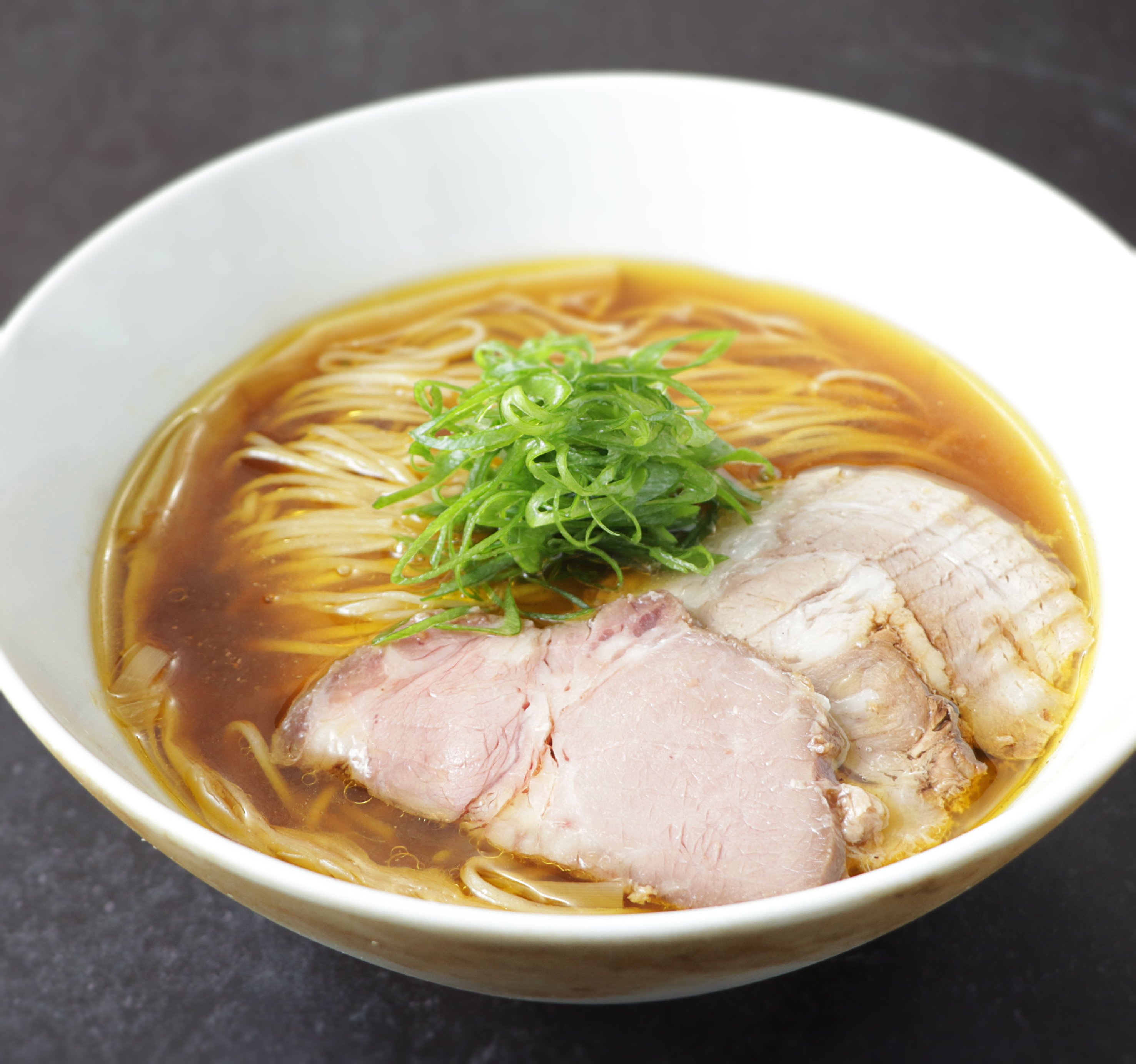 タイで最も予約困難なラーメン店「新道らぁ麺」が日本初上陸！2025年10