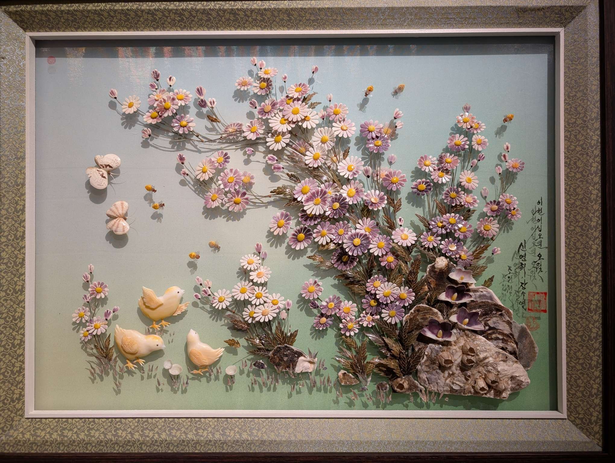 く*ん様 北朝鮮　金属製フレーム アート作品 約42cm x 32cm く*ん様 北朝鮮 金属製フレーム アート作品 約42cm x 32cm く