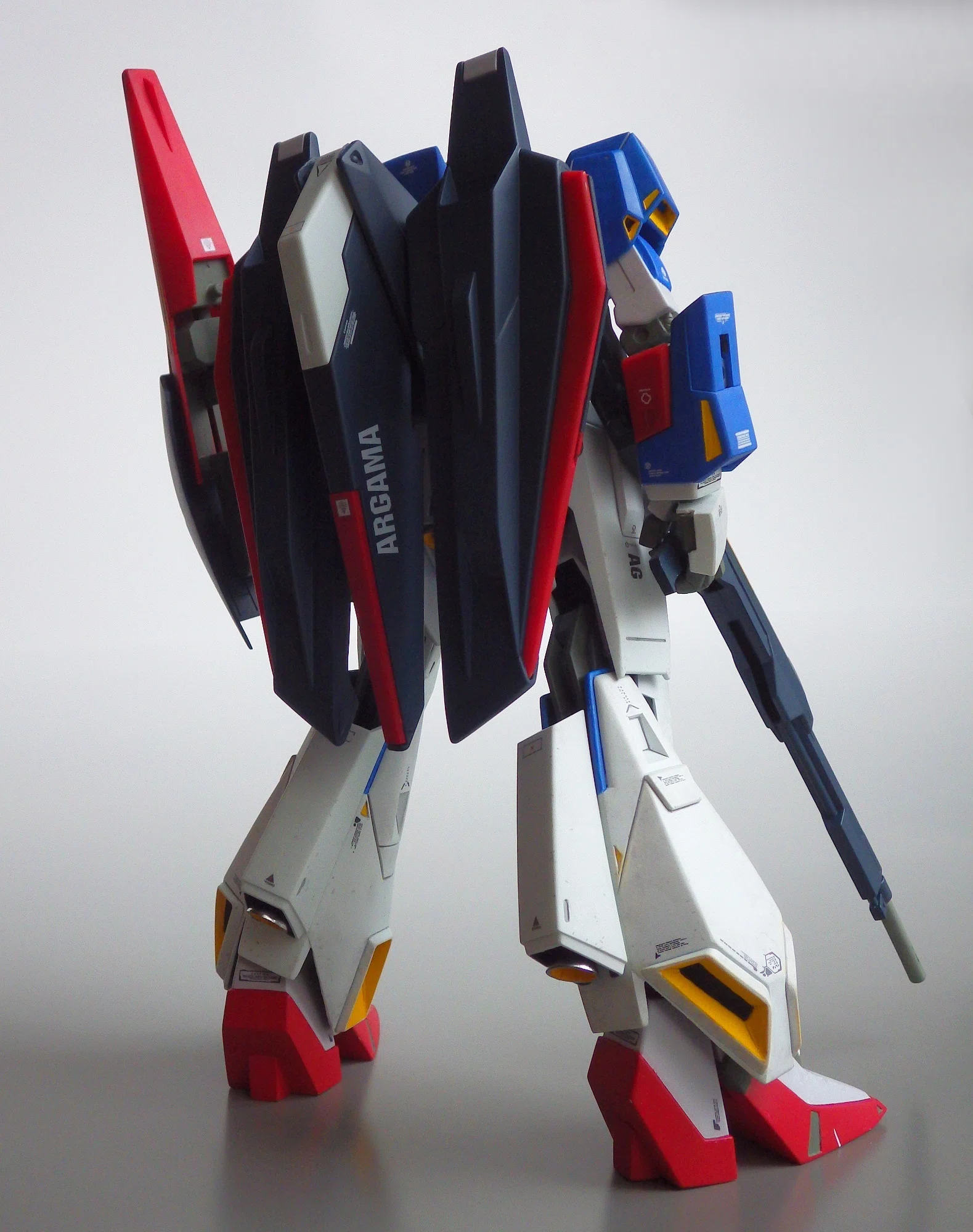 ガンプラ旧キット　1/100　Zガンダムシリーズ４体 旧キット 1/100ゼータガンダム完成。｜マテラボ 【G PARTS Material